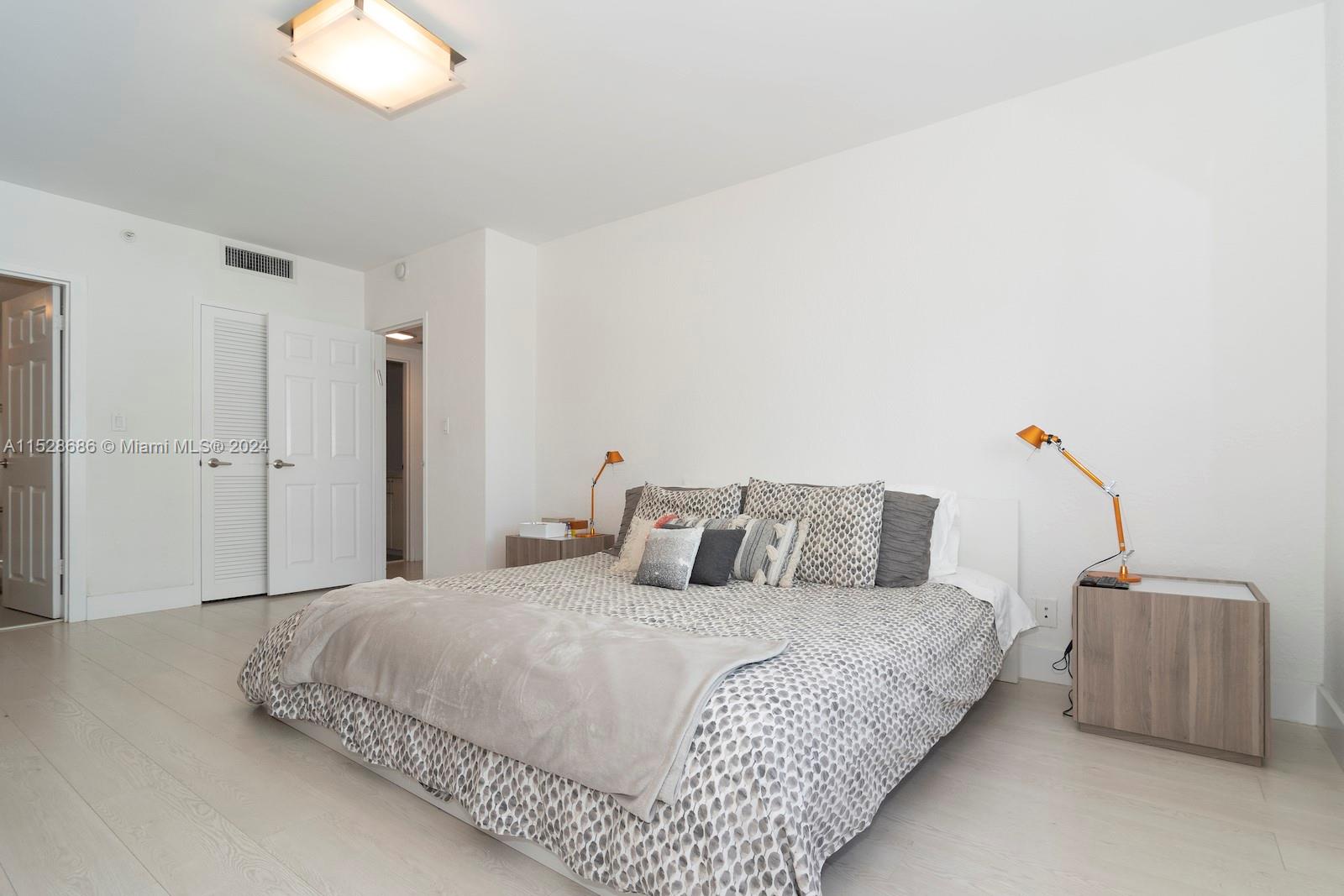 WAVE CONDO - Residential