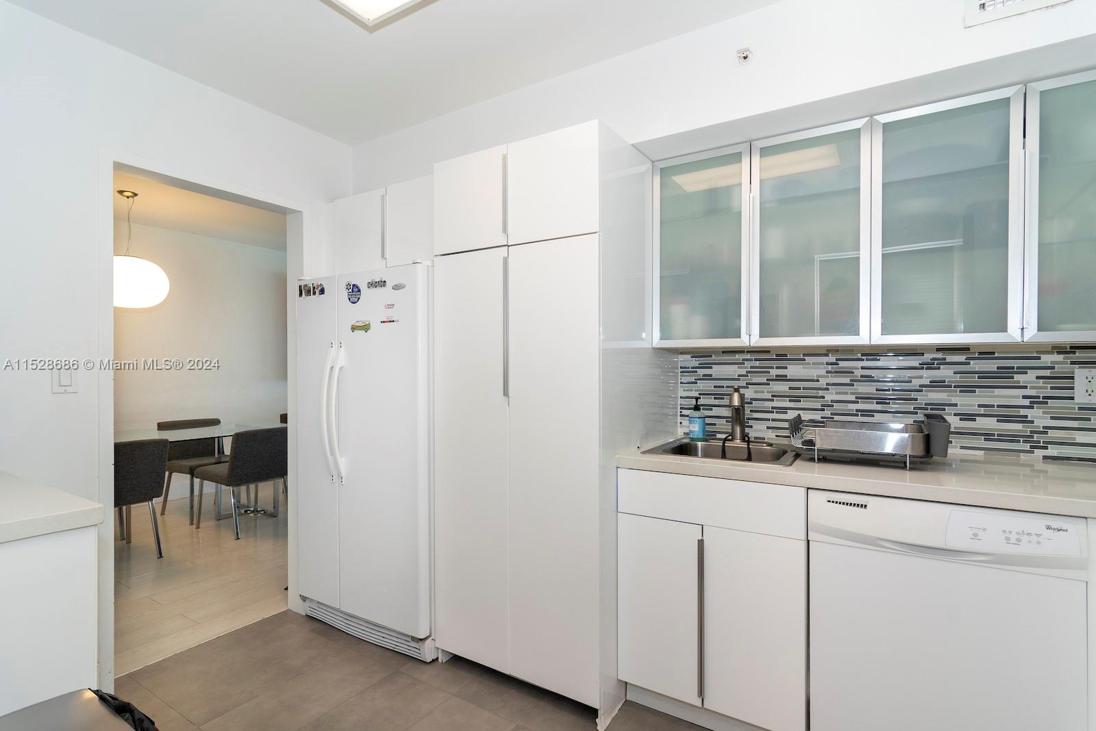 WAVE CONDO - Residential