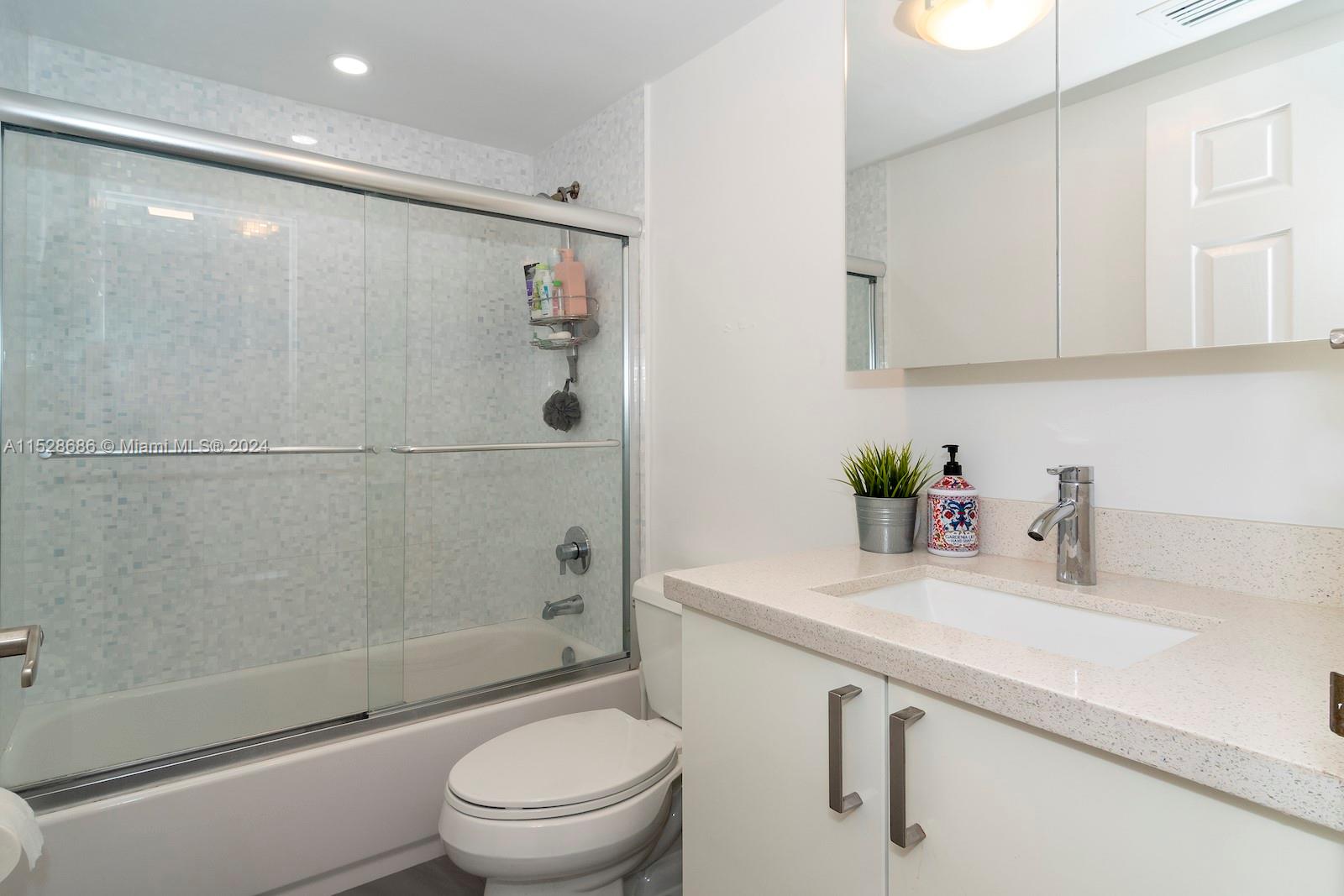 WAVE CONDO - Residential