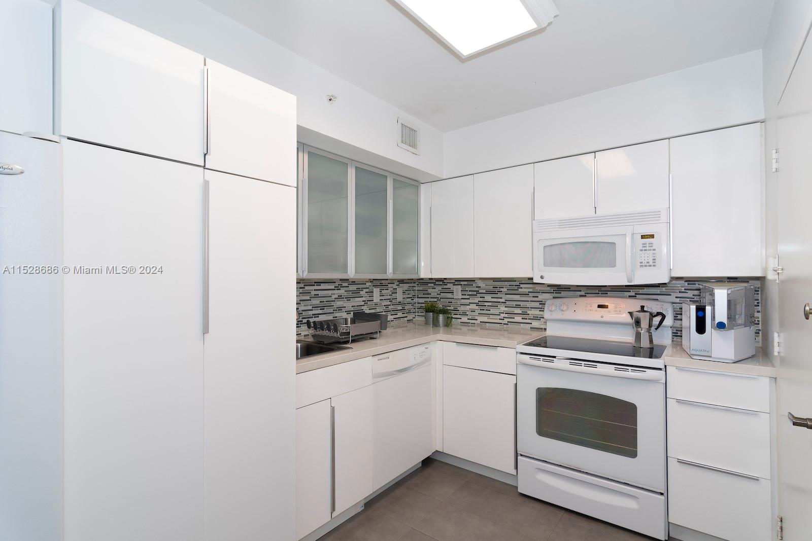 WAVE CONDO - Residential