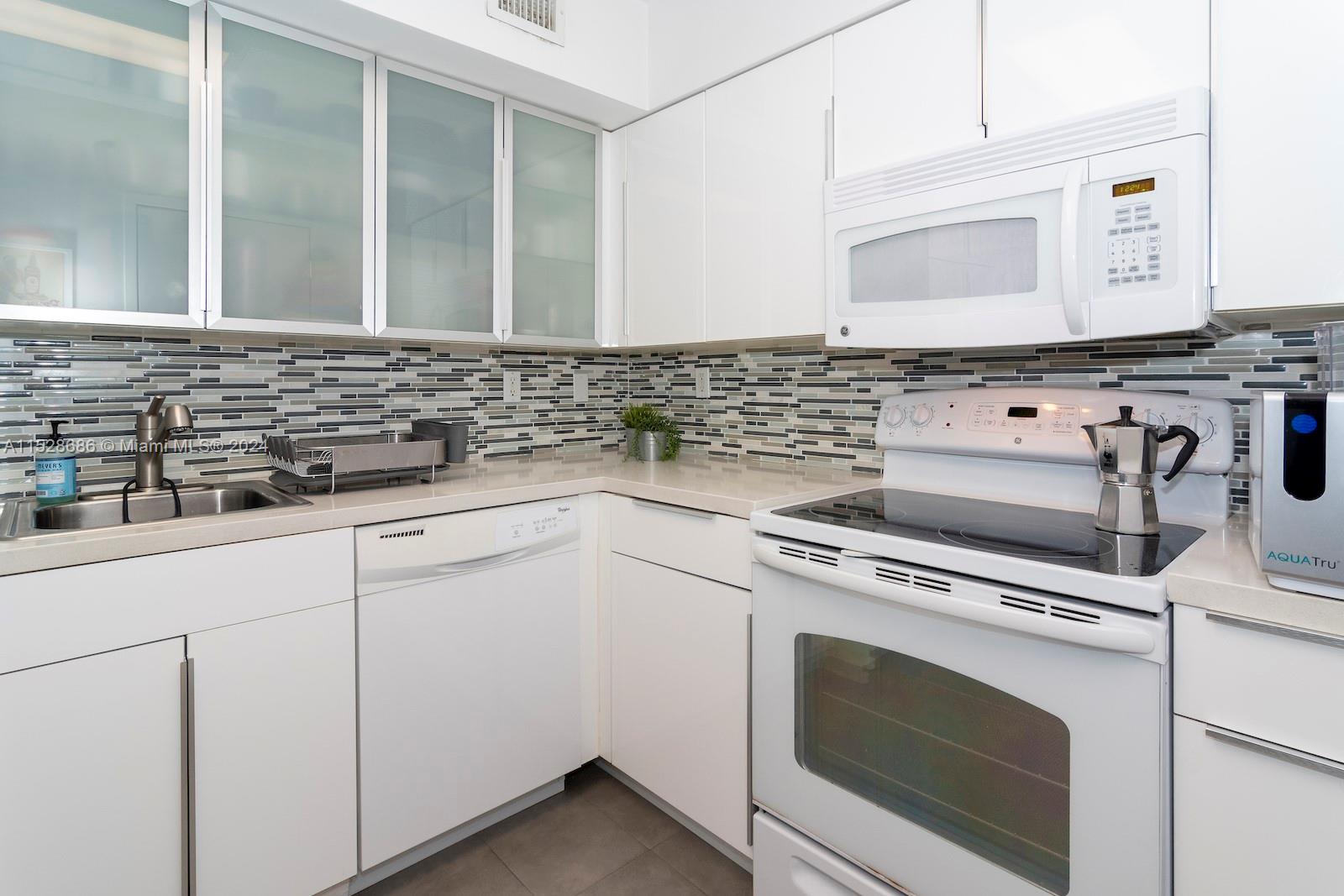 WAVE CONDO - Residential