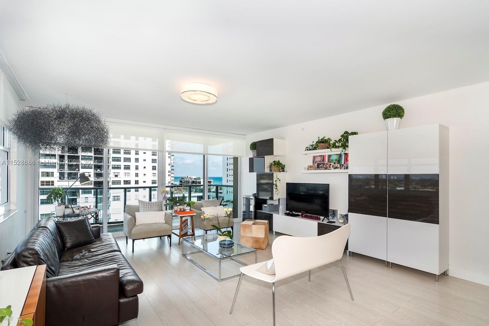 WAVE CONDO - Residential