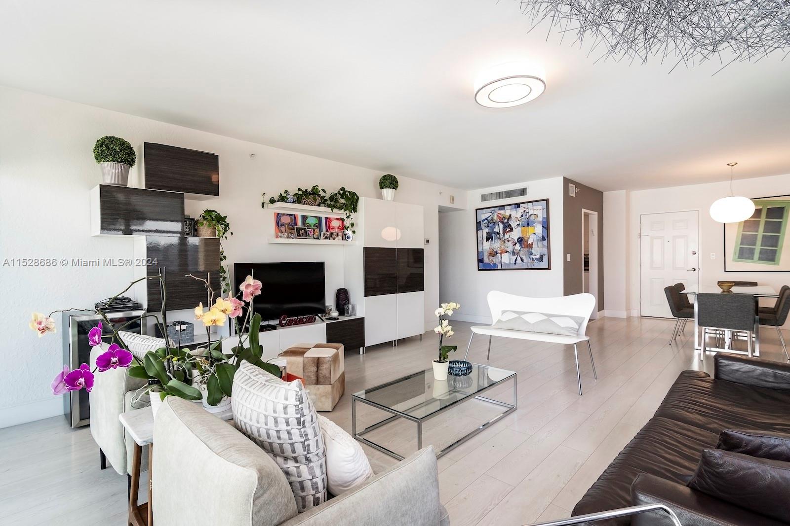 WAVE CONDO - Residential