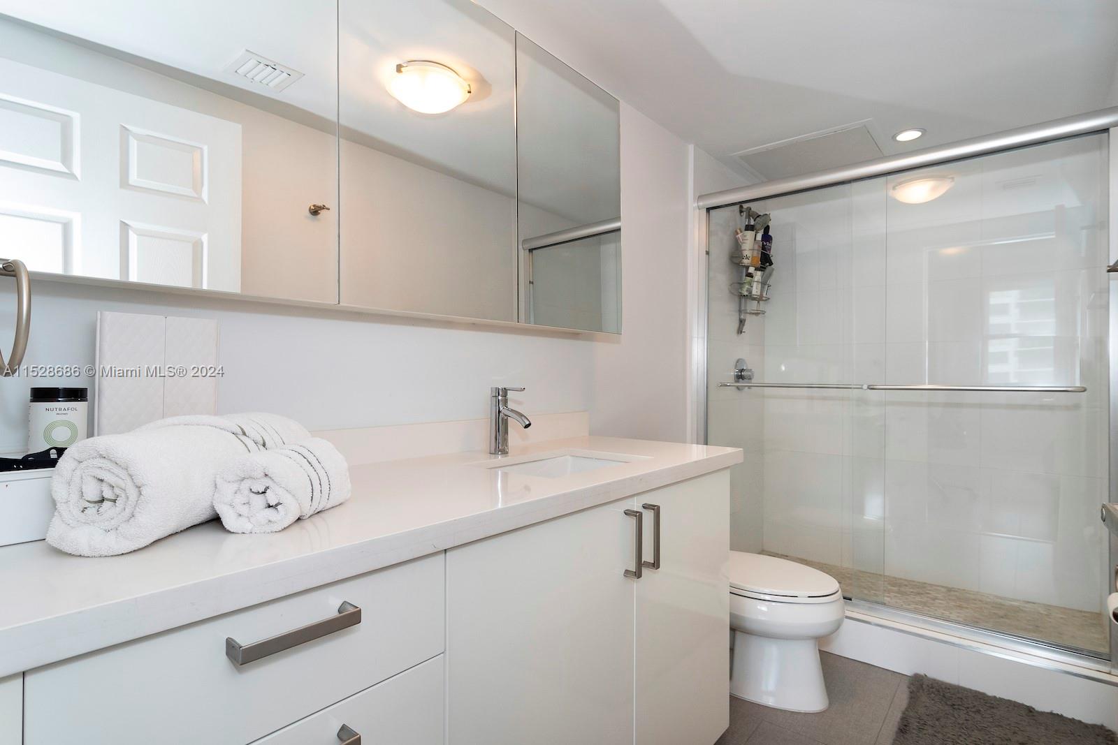 WAVE CONDO - Residential