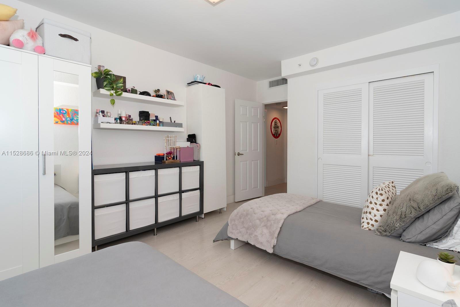 WAVE CONDO - Residential