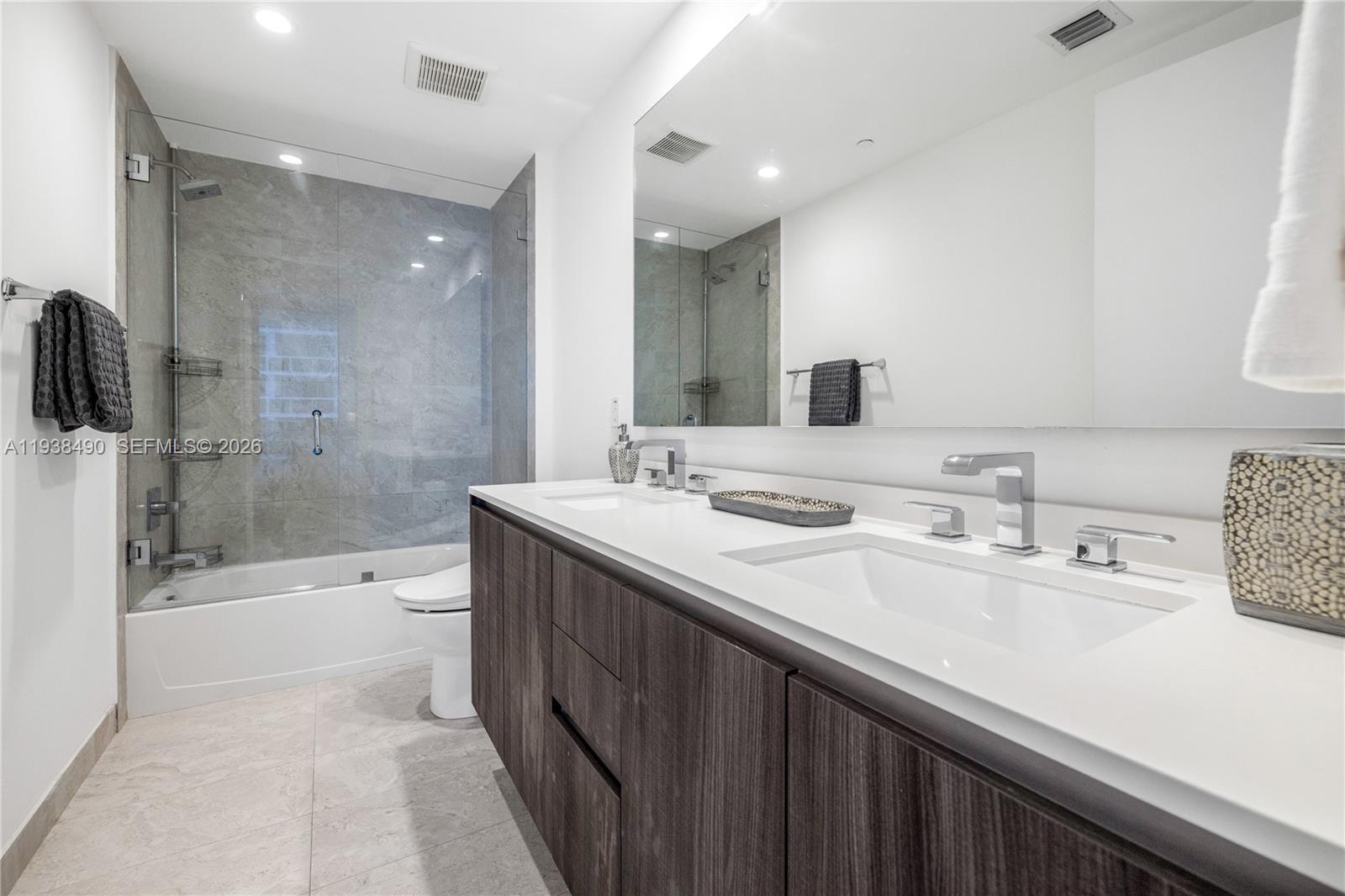 ARIA ON THE BAY CONDO - Residential Lease