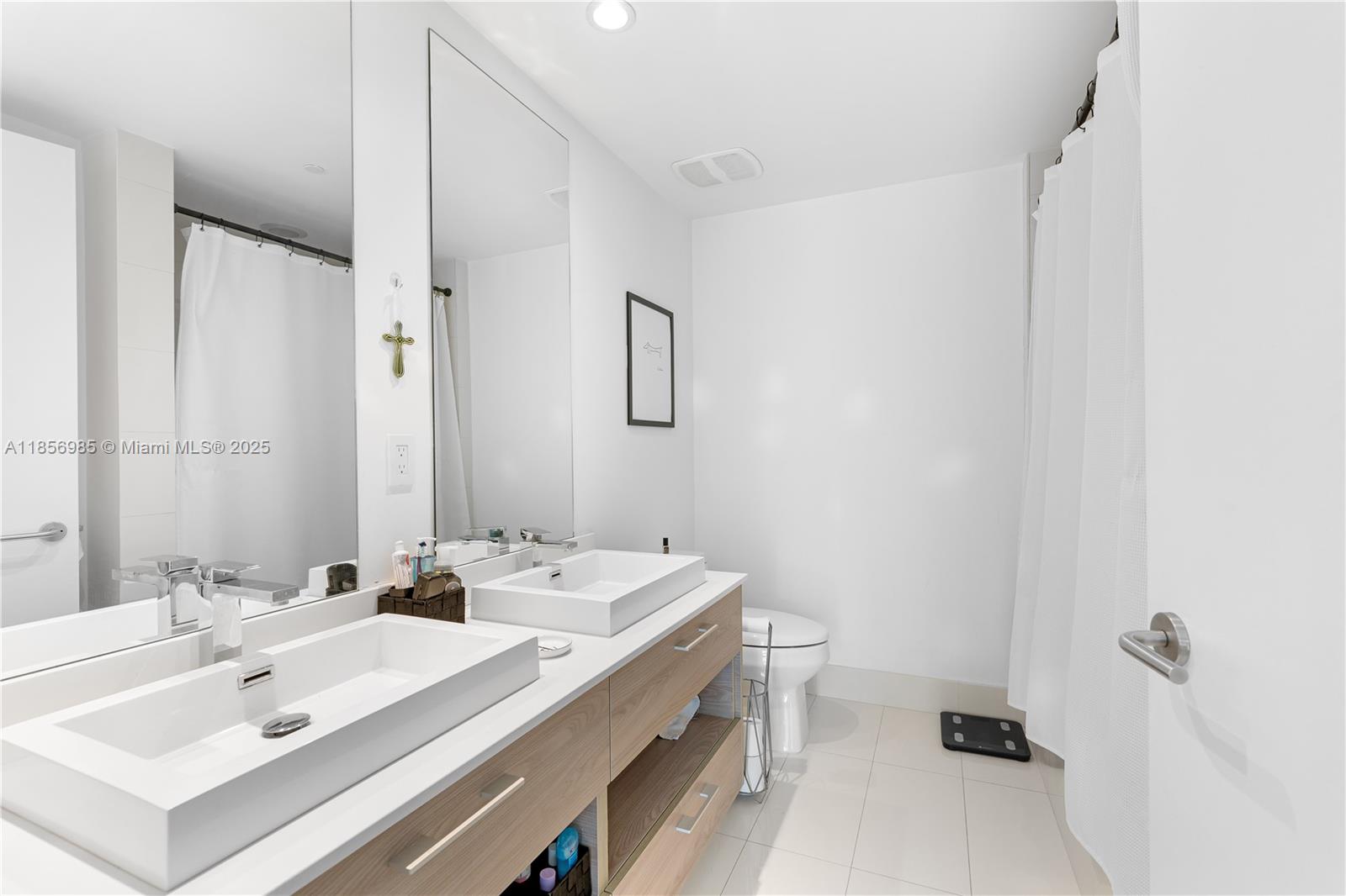 1300 S MIAMI AVENUE CONDO - Residential