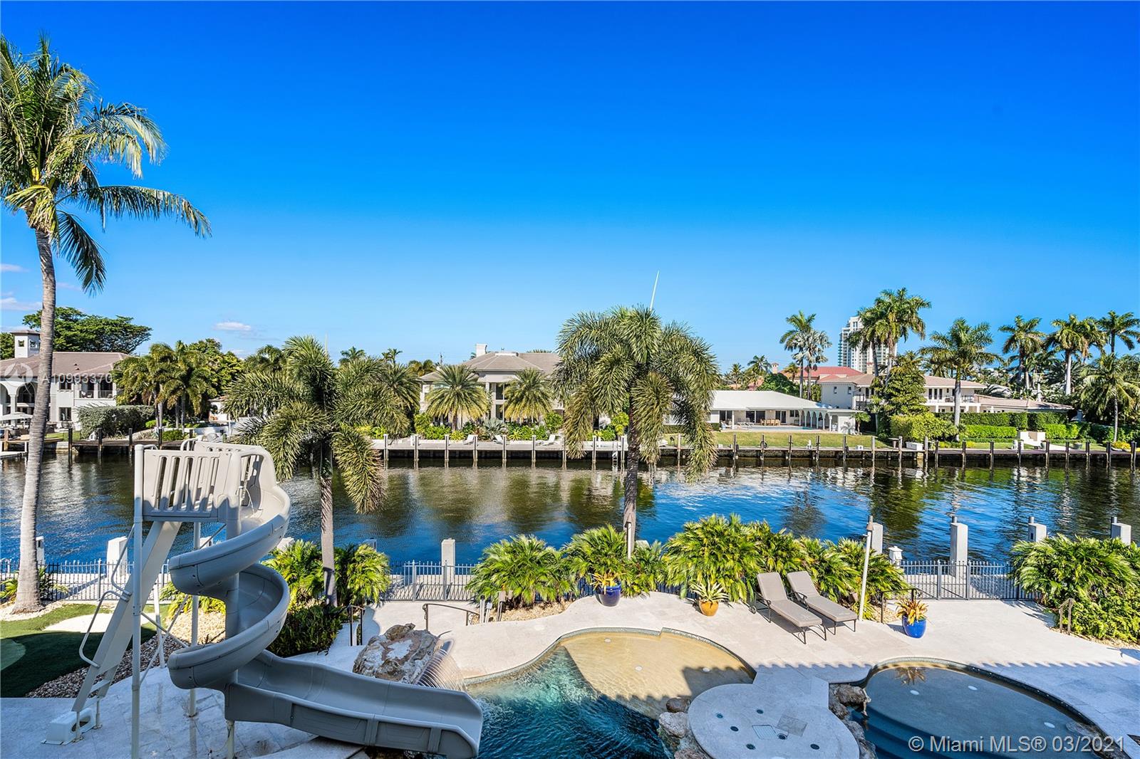 DEL LAGO ISLE - Residential