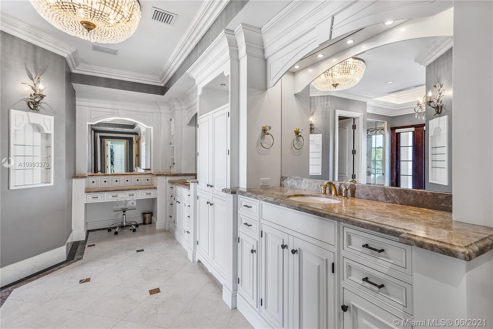 DEL LAGO ISLE - Residential