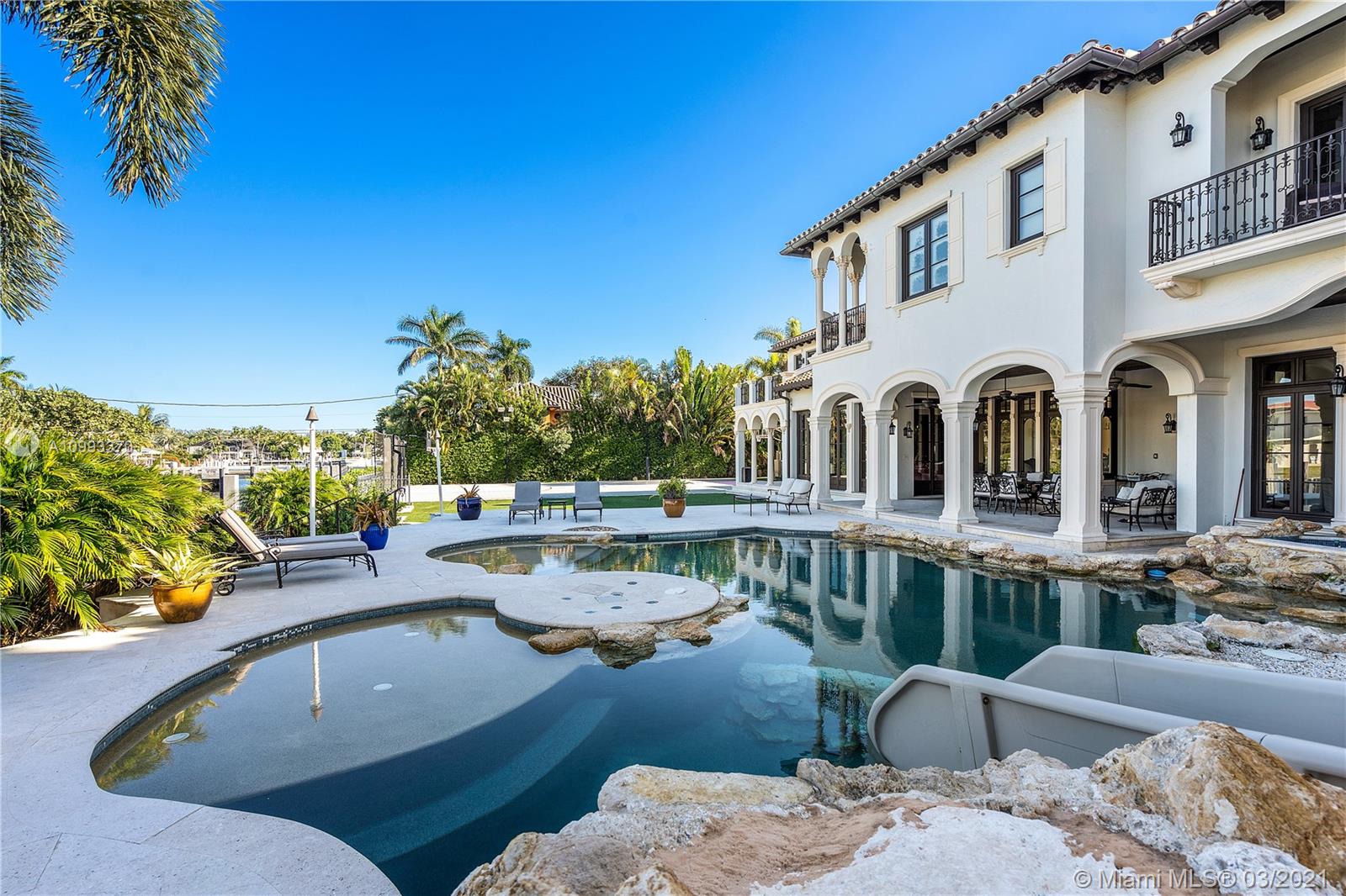 DEL LAGO ISLE - Residential