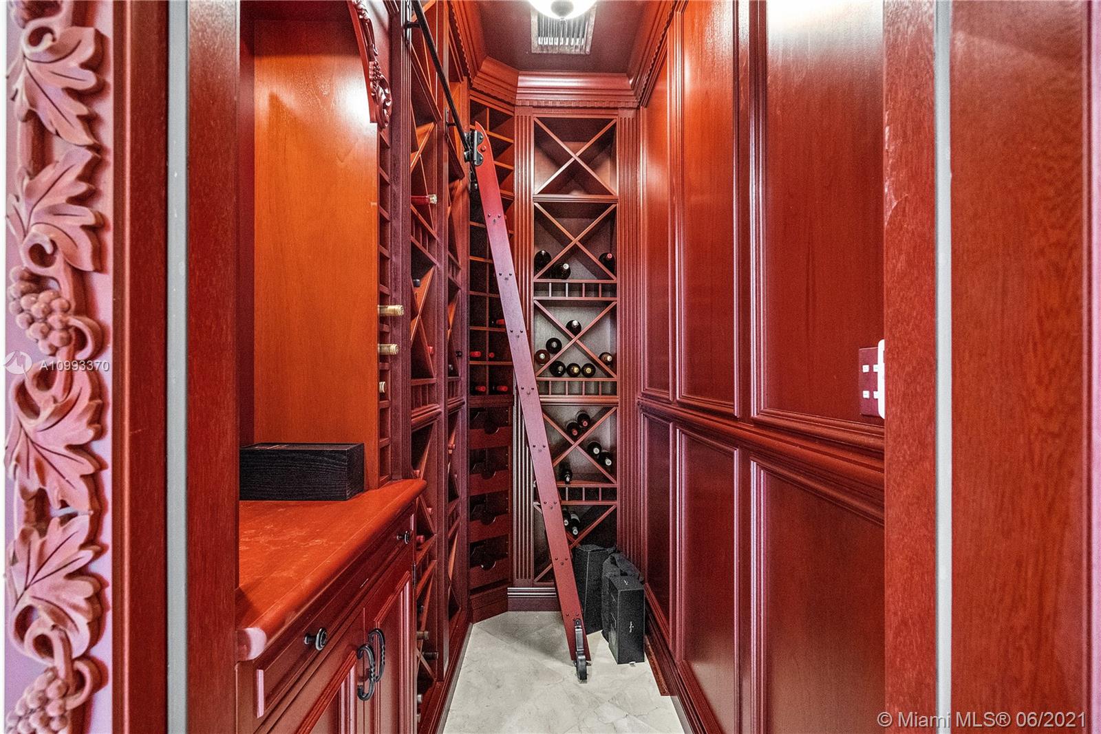 DEL LAGO ISLE - Residential