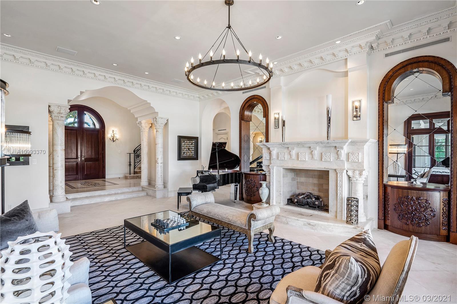 DEL LAGO ISLE - Residential