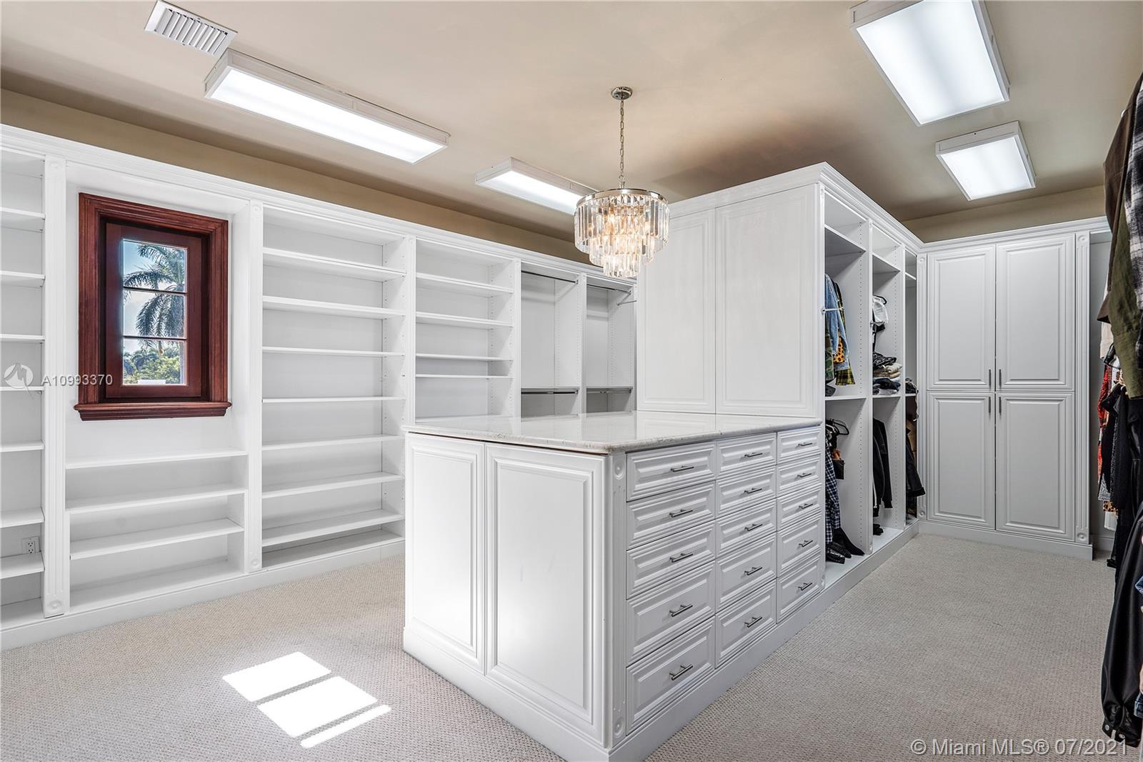 DEL LAGO ISLE - Residential