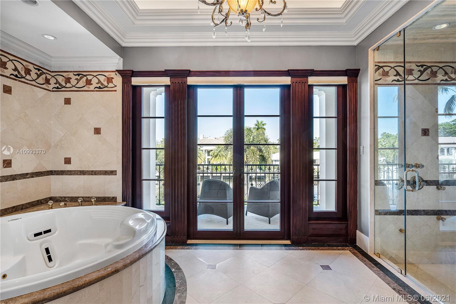 DEL LAGO ISLE - Residential