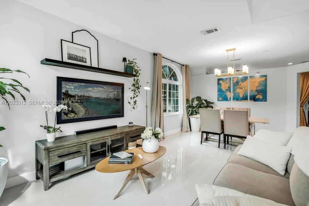 TOWNGATE - Residential
