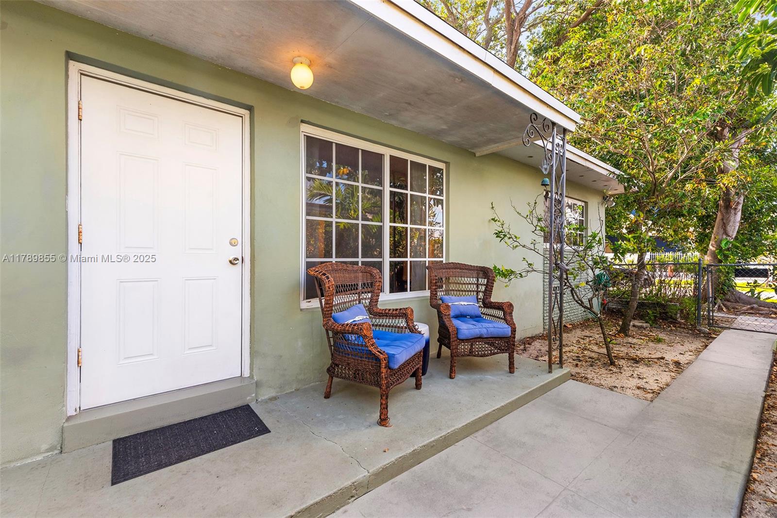 504 SW 10th St
