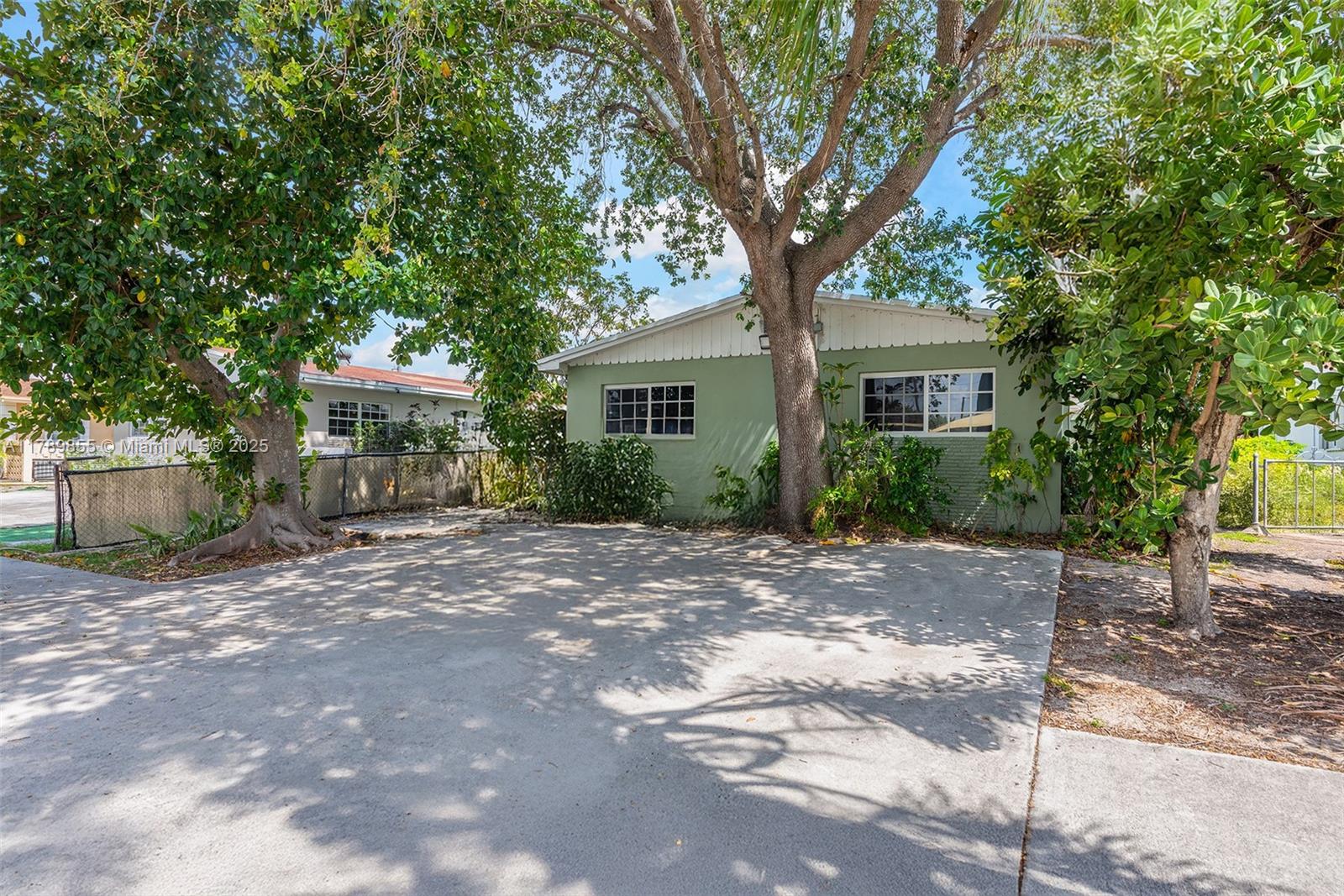 504 SW 10th St