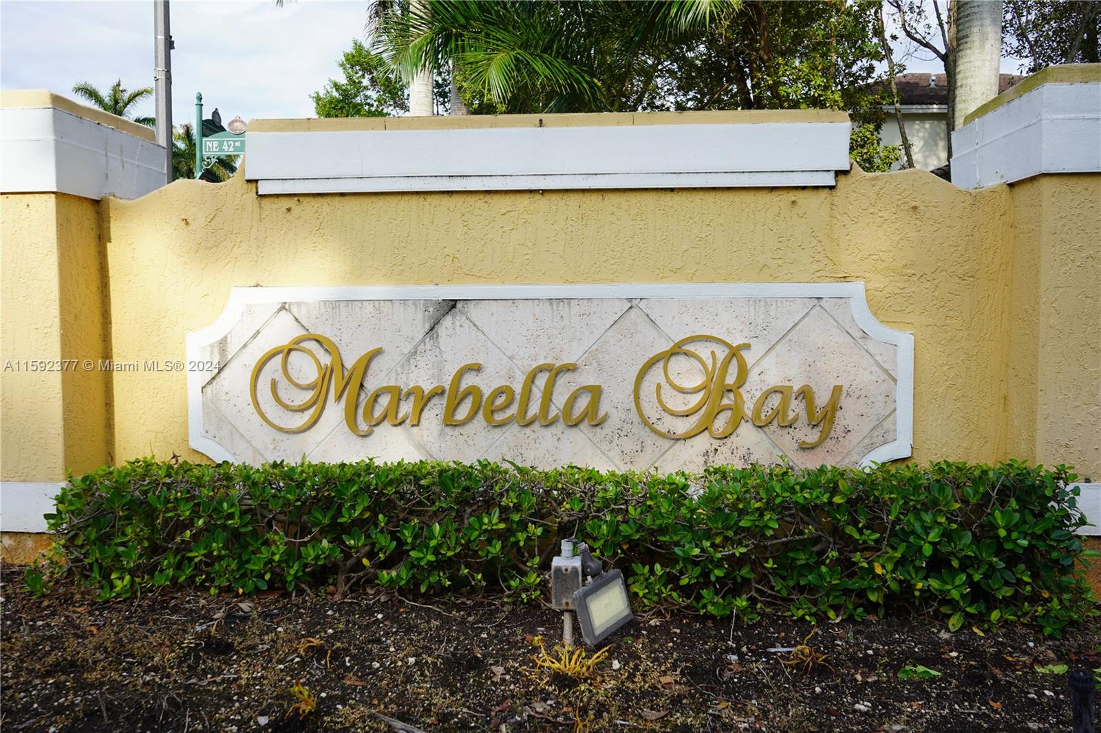 Property for Sale at 950 Ne 42nd Pl, Homestead, Miami-Dade County, Florida - Bedrooms: 3 
Bathrooms: 3  - $350,000