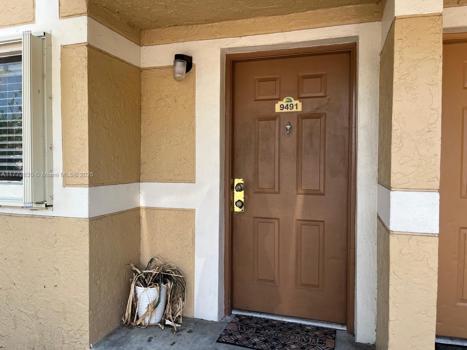 9491 N Palm Cir N 9141