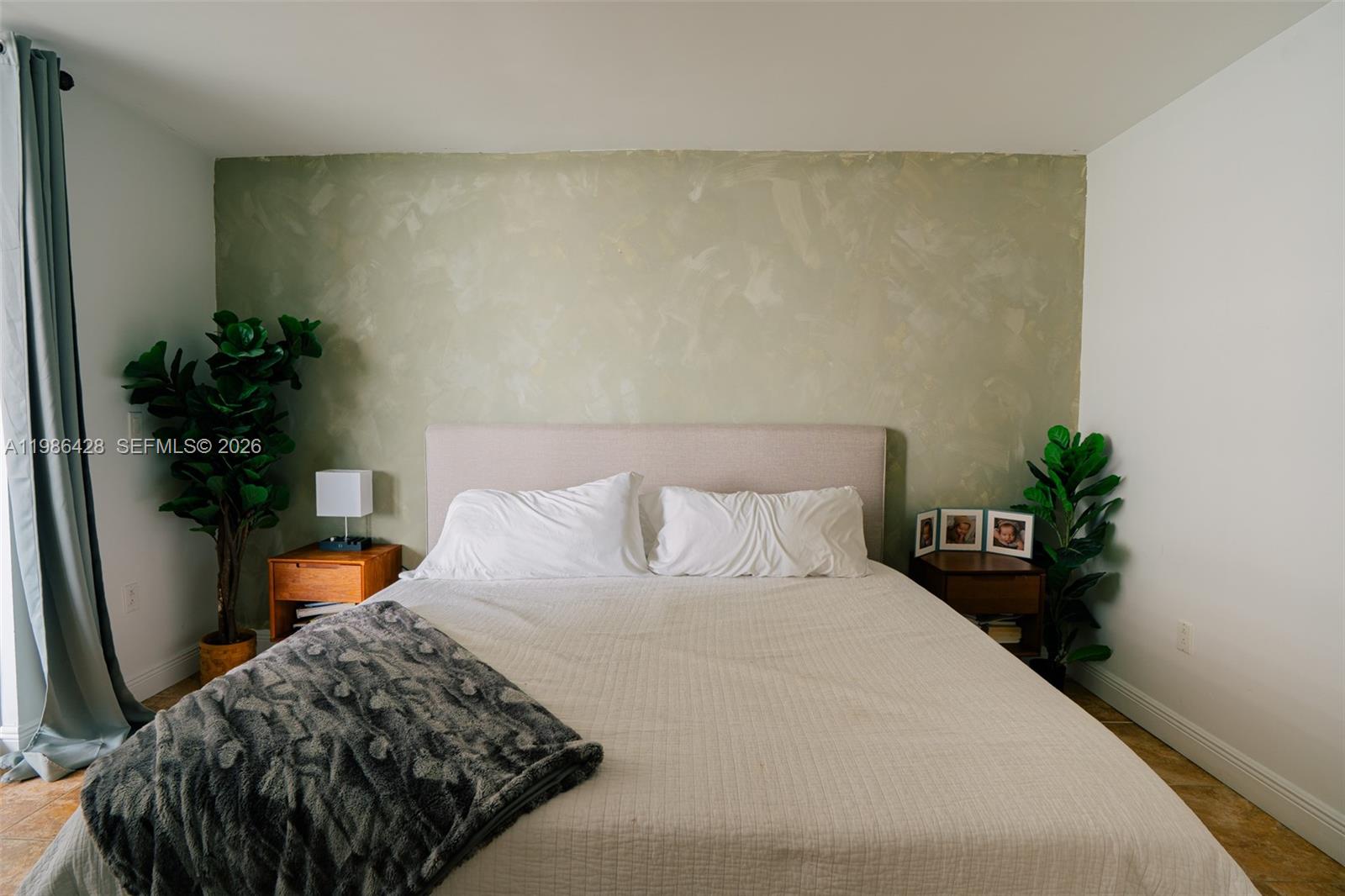 1800 CLUB CONDO - Residential