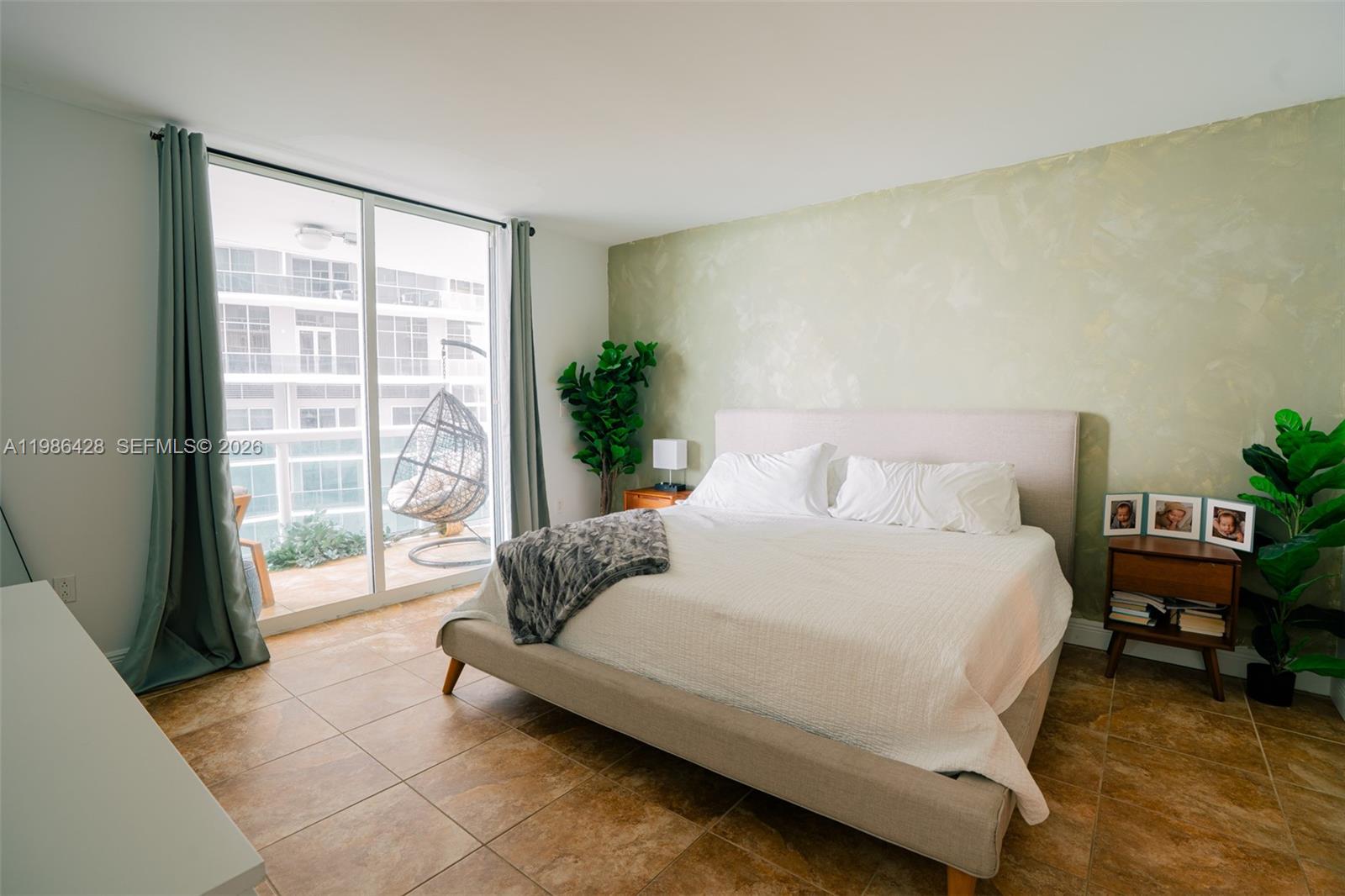 1800 CLUB CONDO - Residential