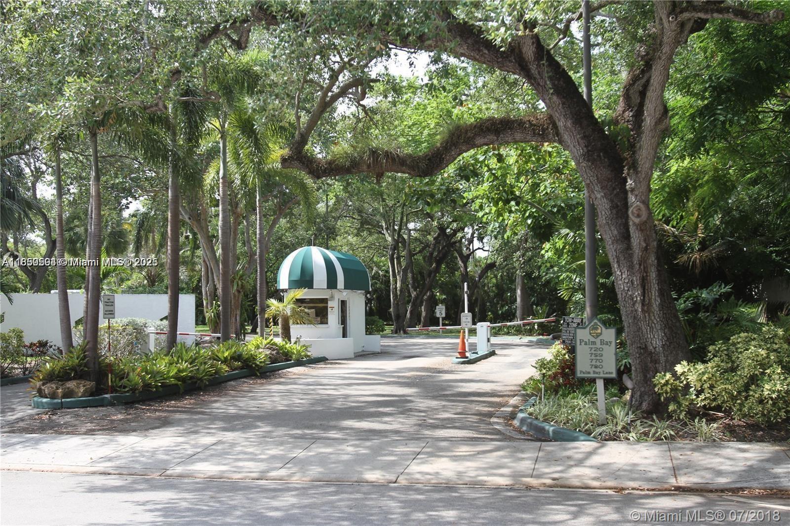 THE PALM BAY YACHT CLUB C - Residential