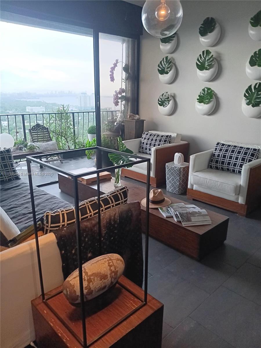 THE PALM BAY YACHT CLUB C - Residential