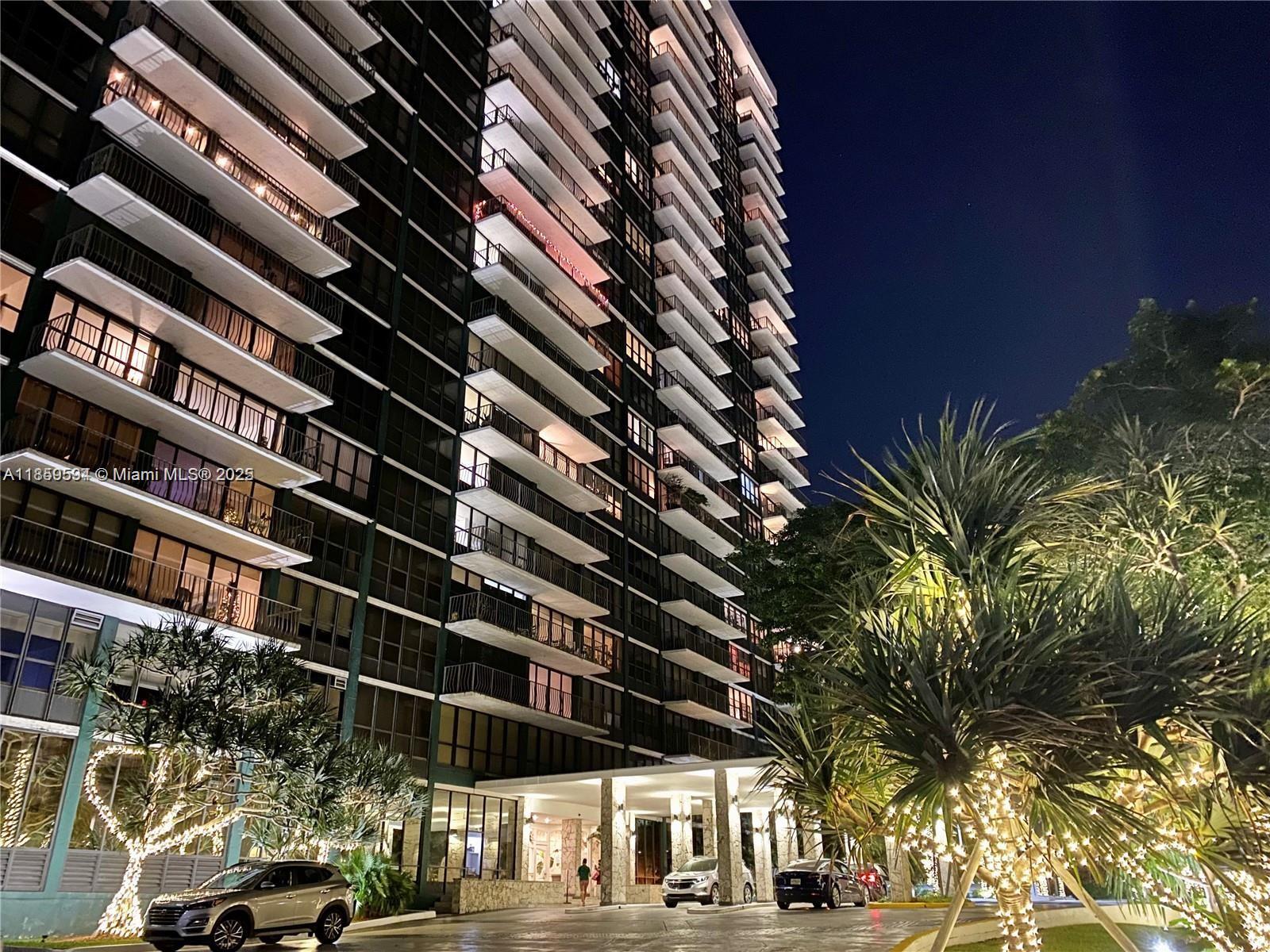 THE PALM BAY YACHT CLUB C - Residential