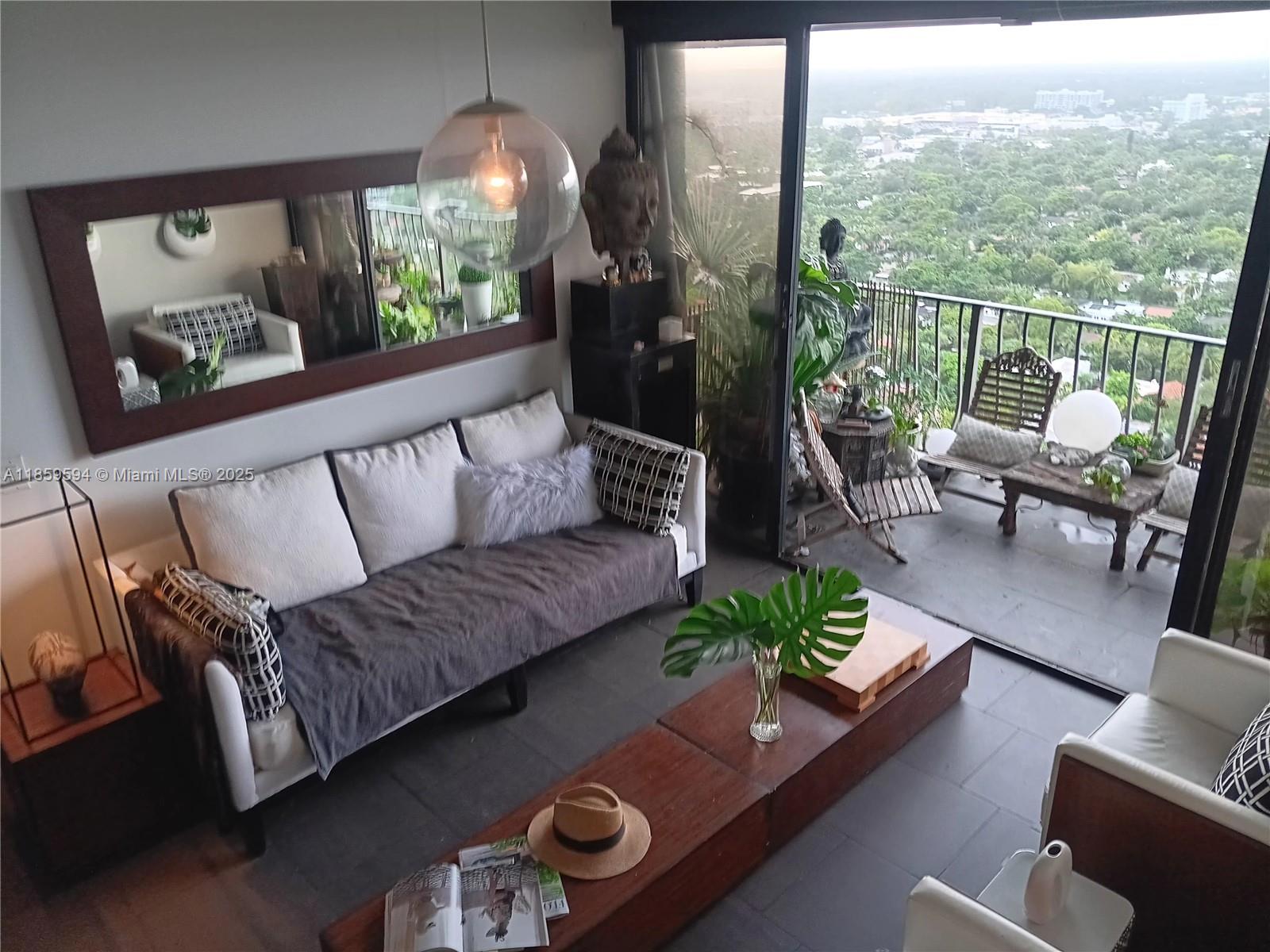 THE PALM BAY YACHT CLUB C - Residential