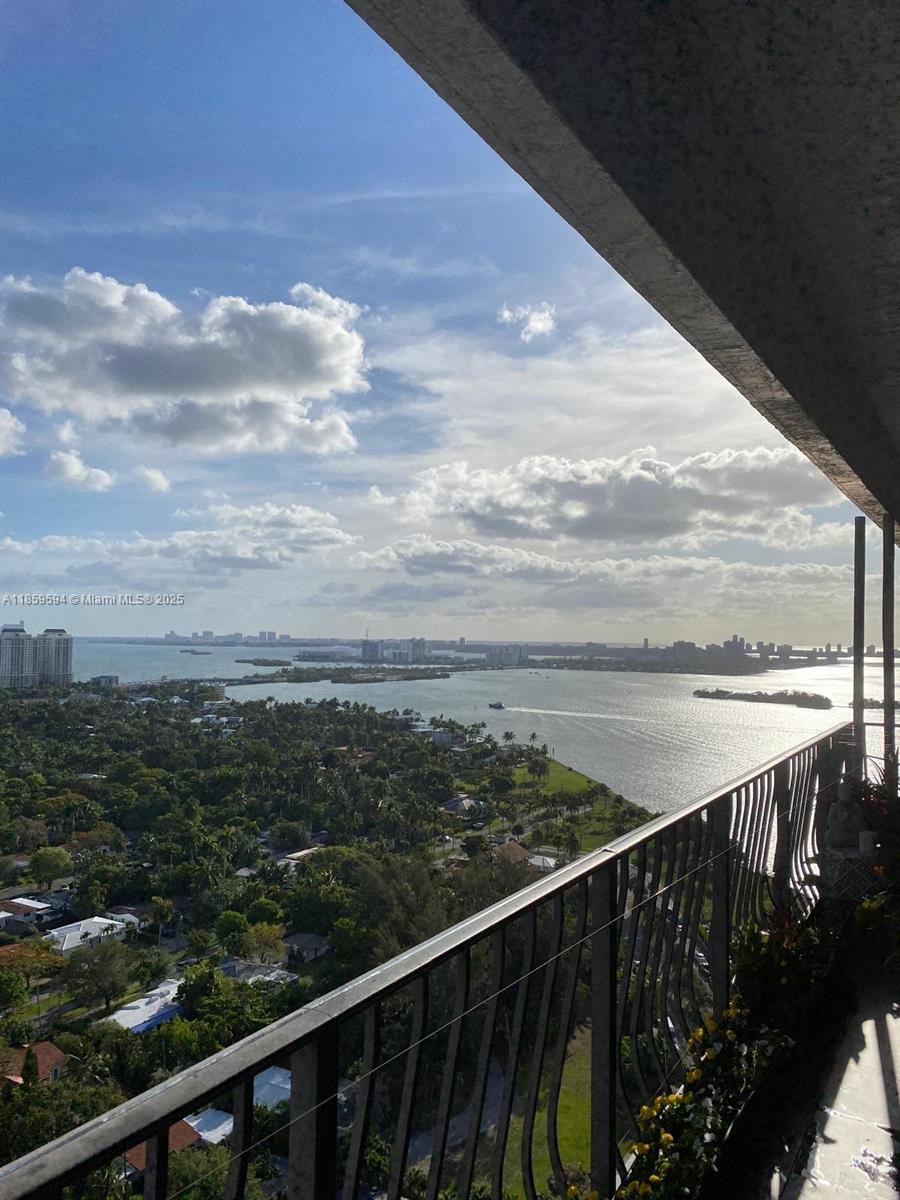 THE PALM BAY YACHT CLUB C - Residential