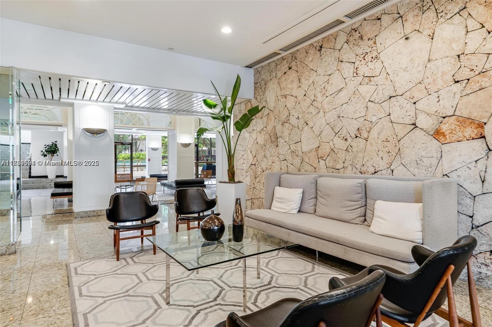 THE PALM BAY YACHT CLUB C - Residential