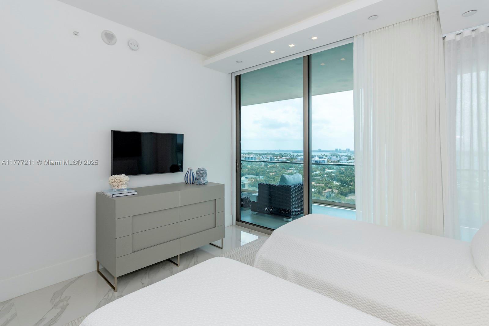 OCEANA BAL HARBOUR CONDO - Residential