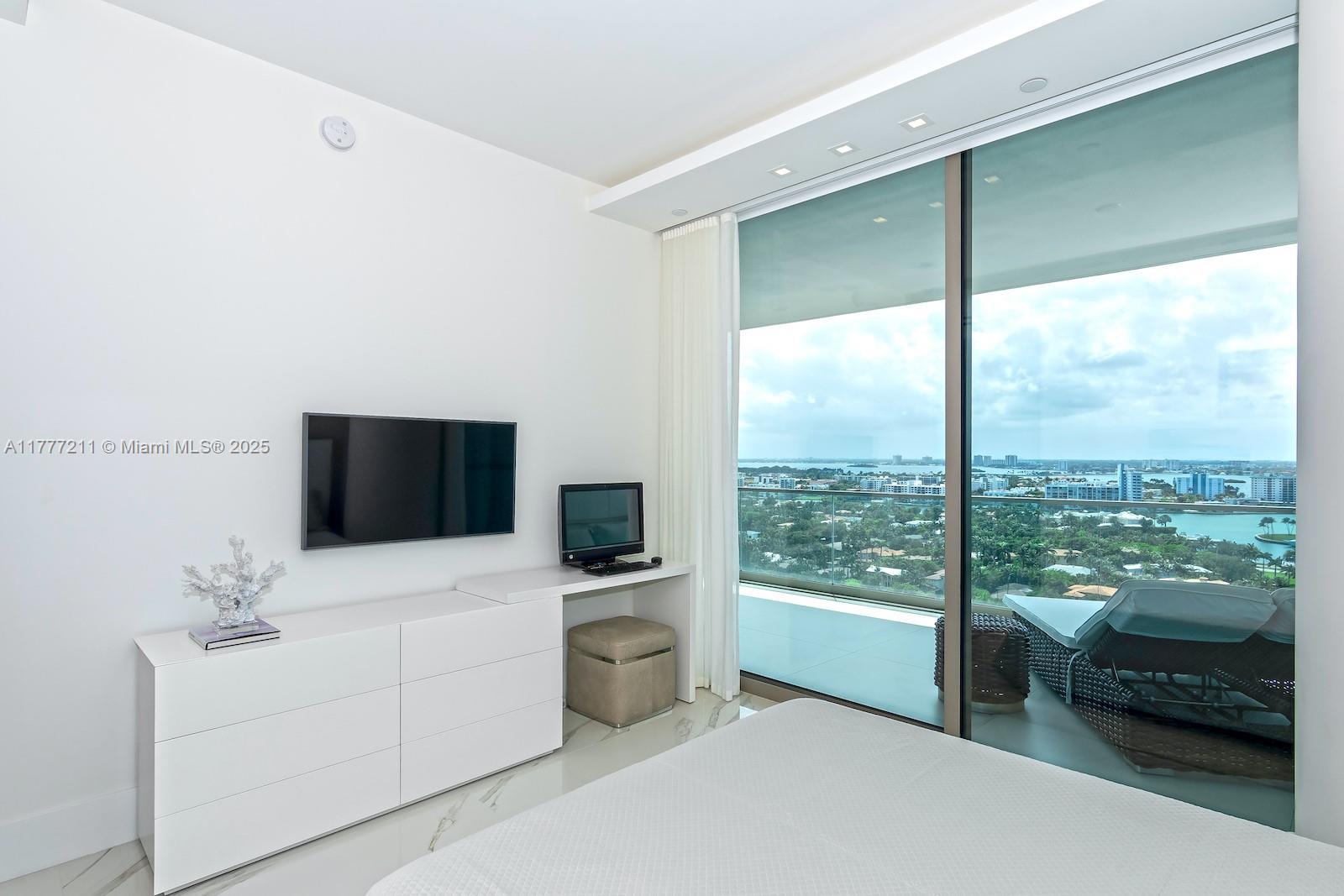 OCEANA BAL HARBOUR CONDO - Residential
