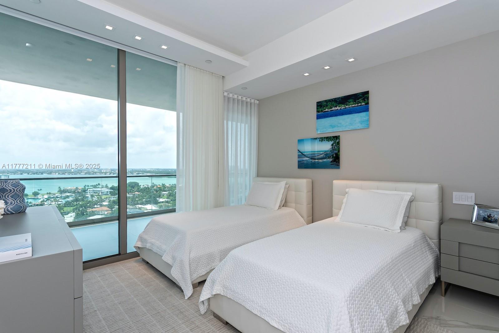 OCEANA BAL HARBOUR CONDO - Residential