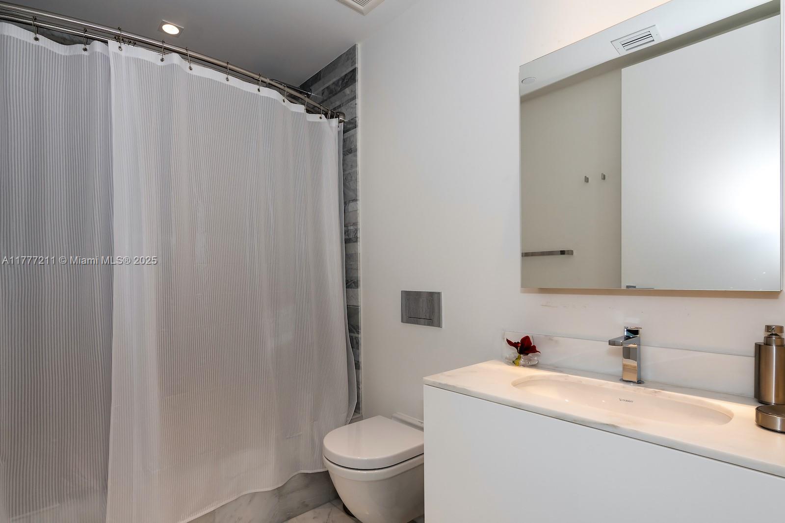 OCEANA BAL HARBOUR CONDO - Residential