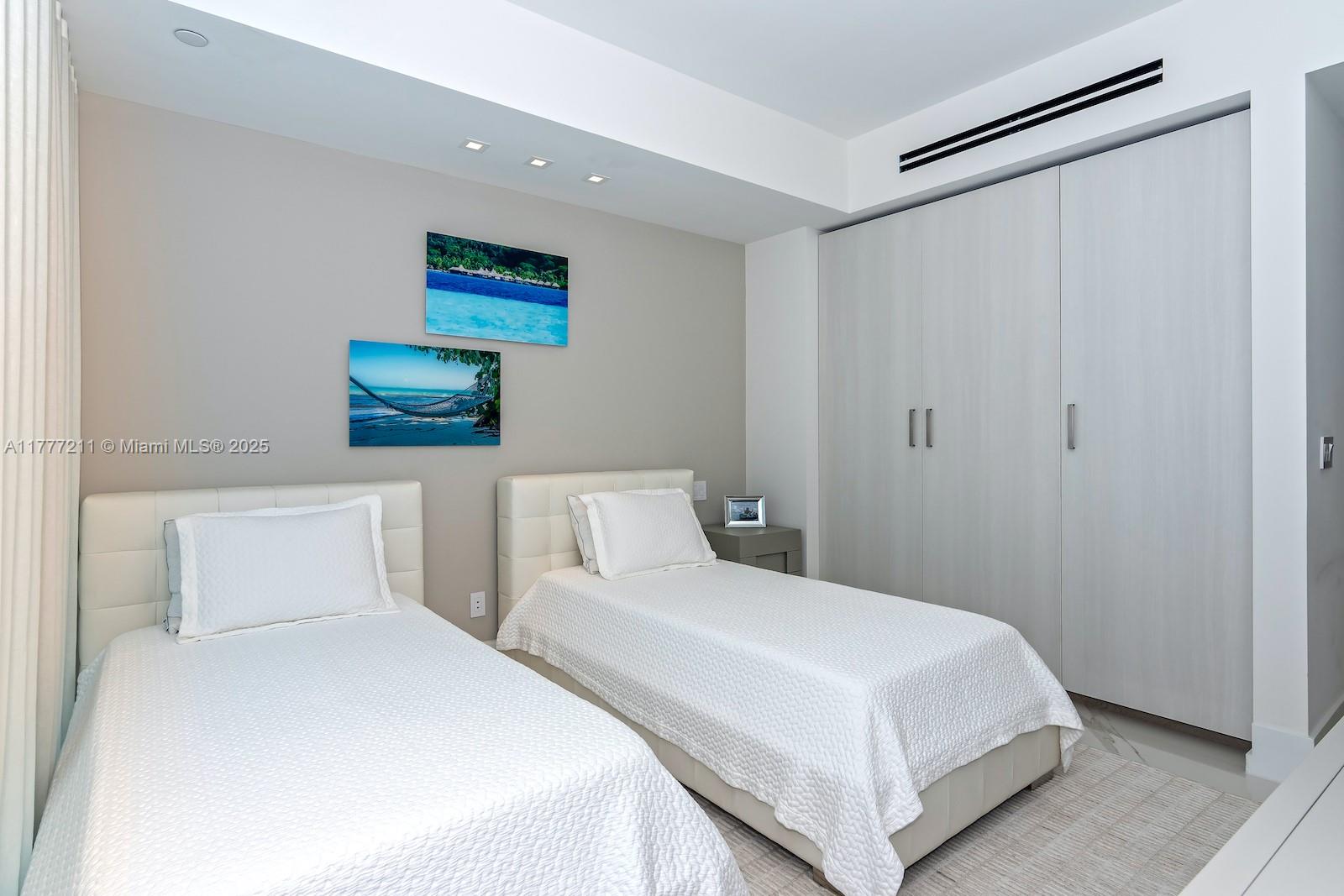OCEANA BAL HARBOUR CONDO - Residential