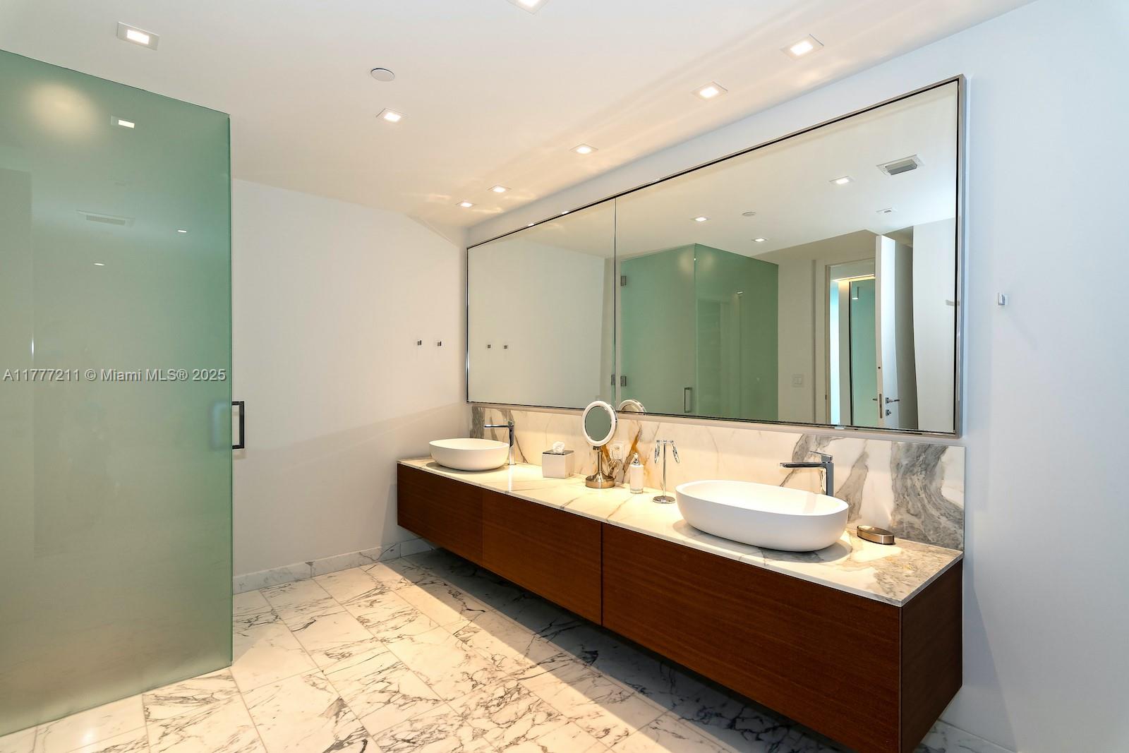 OCEANA BAL HARBOUR CONDO - Residential