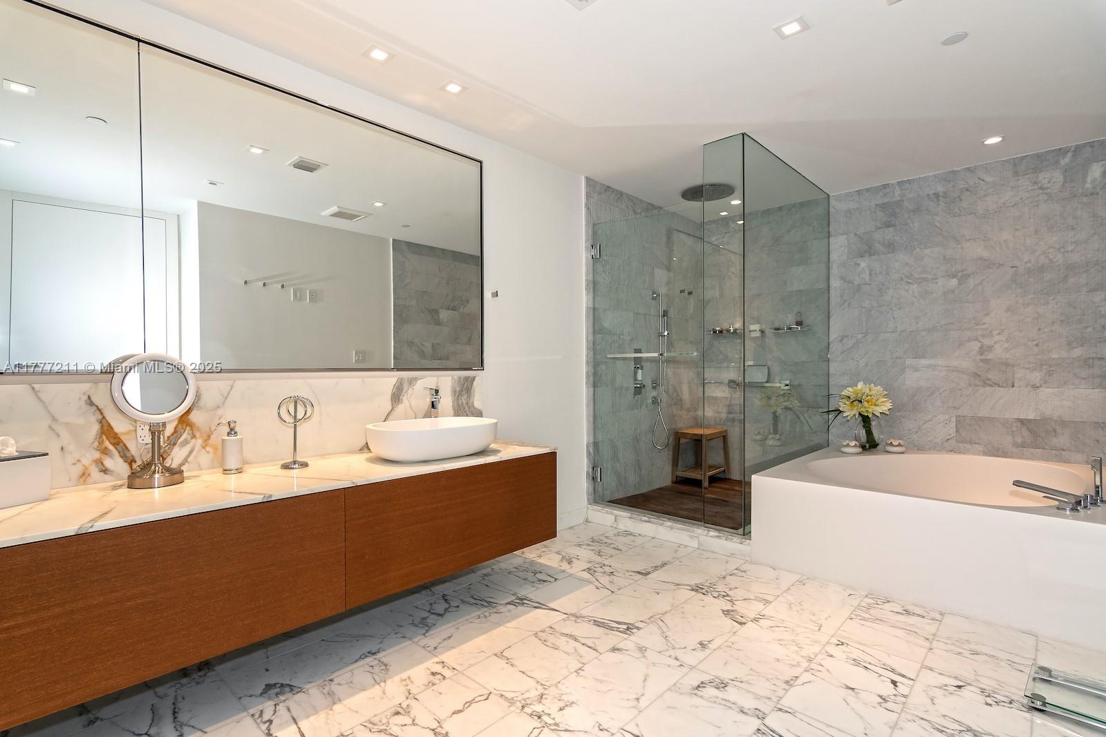 OCEANA BAL HARBOUR CONDO - Residential