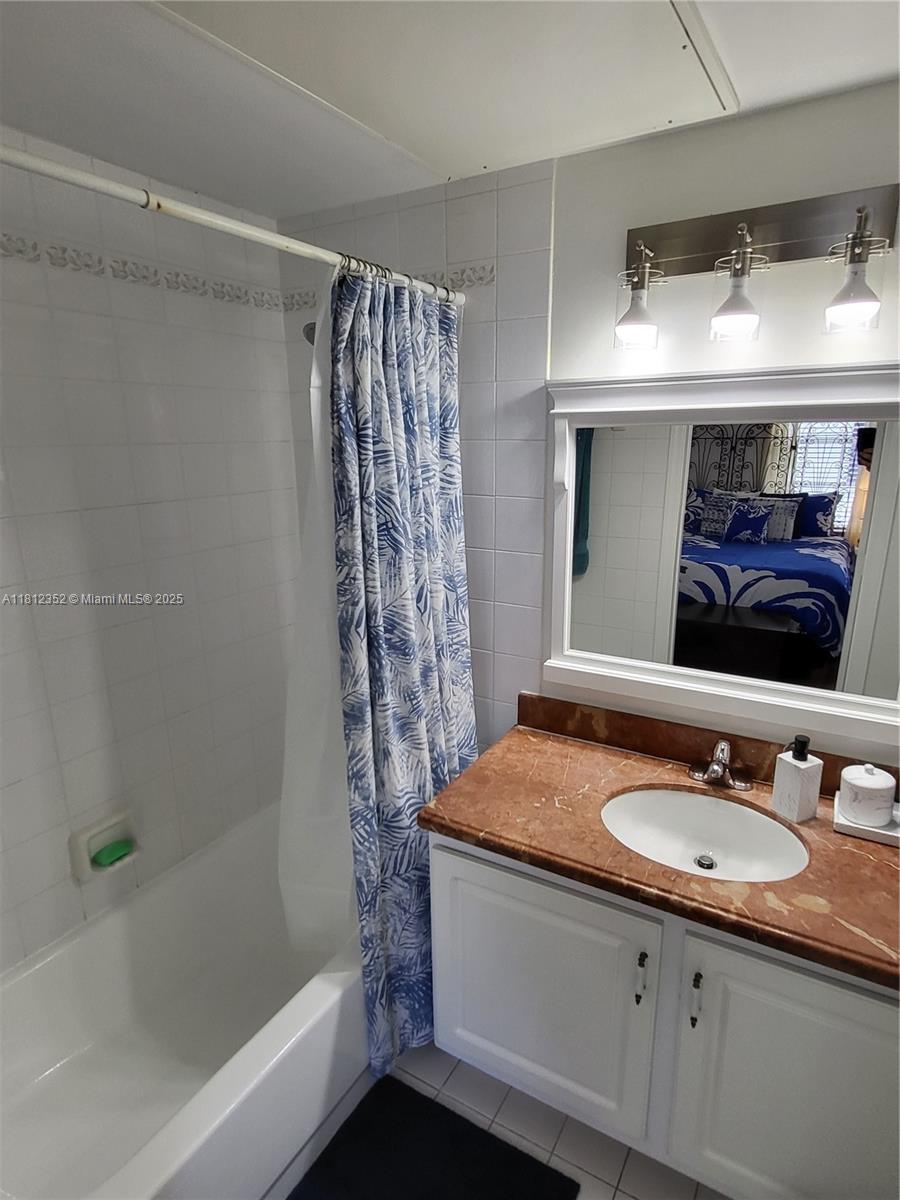 VILLAS DE TUSCANY CONDO - Residential