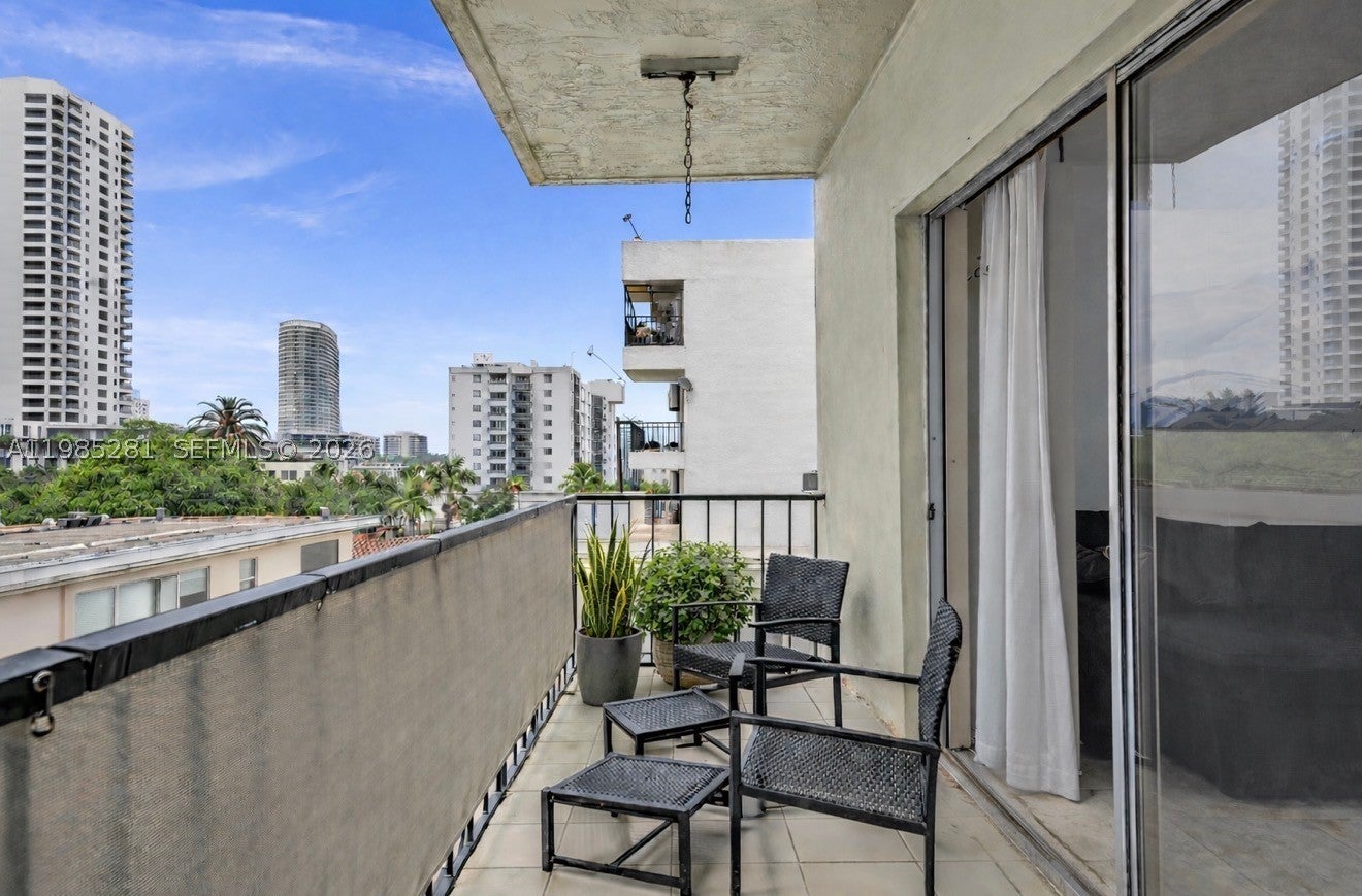 1236 Alton Rd 304