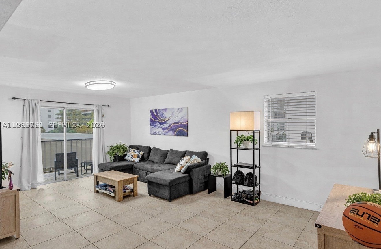 1236 Alton Rd 304