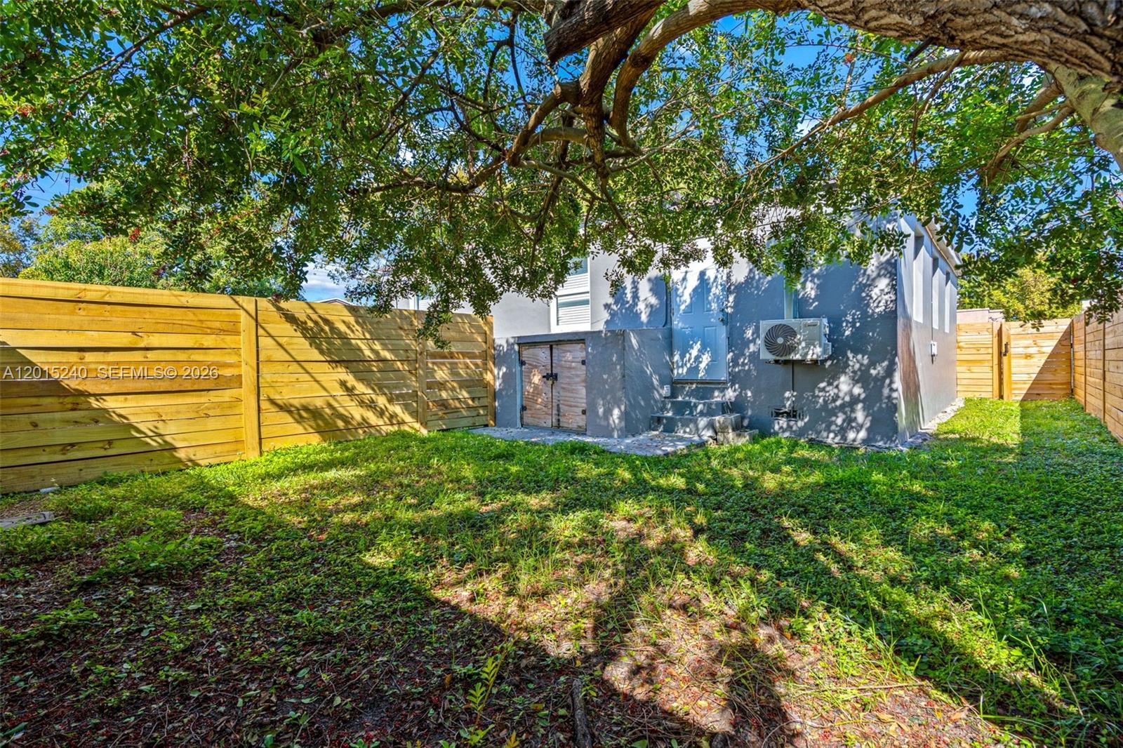 17TH AVE MANOR 1ST ADDN - Residential