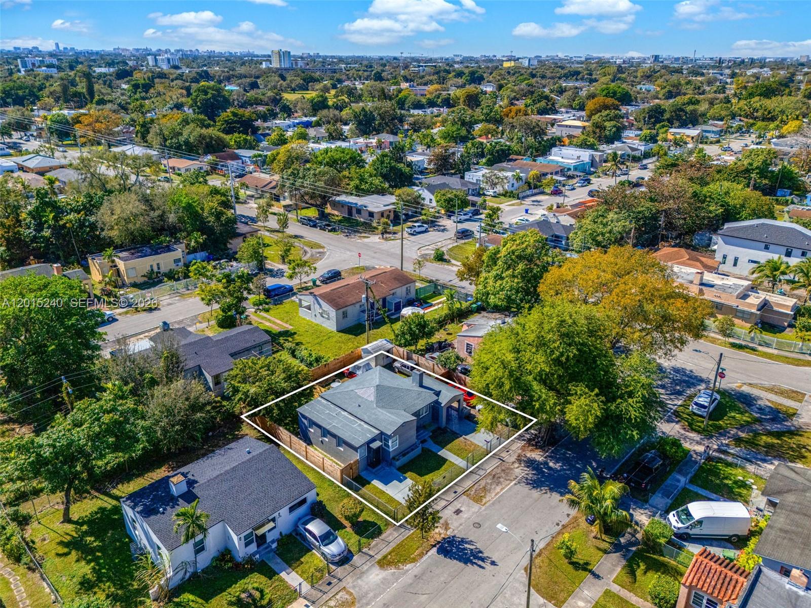 17TH AVE MANOR 1ST ADDN - Residential