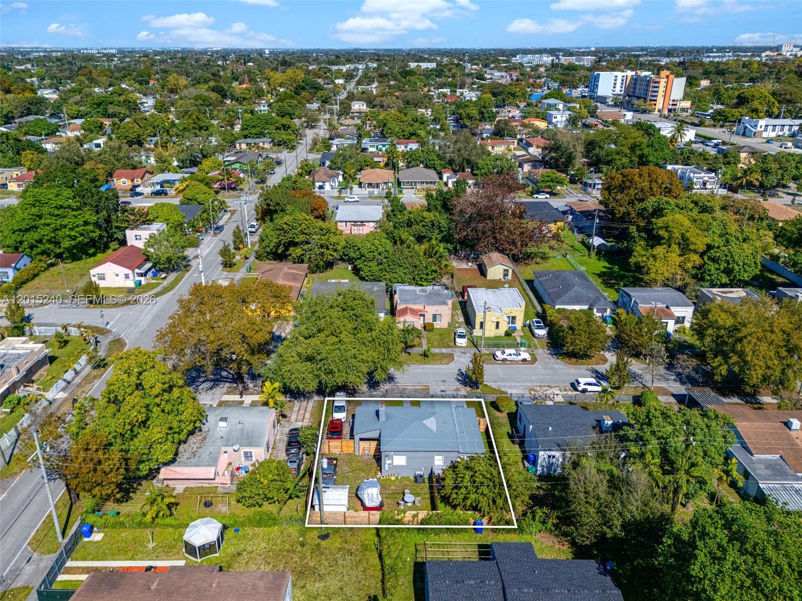 17TH AVE MANOR 1ST ADDN - Residential