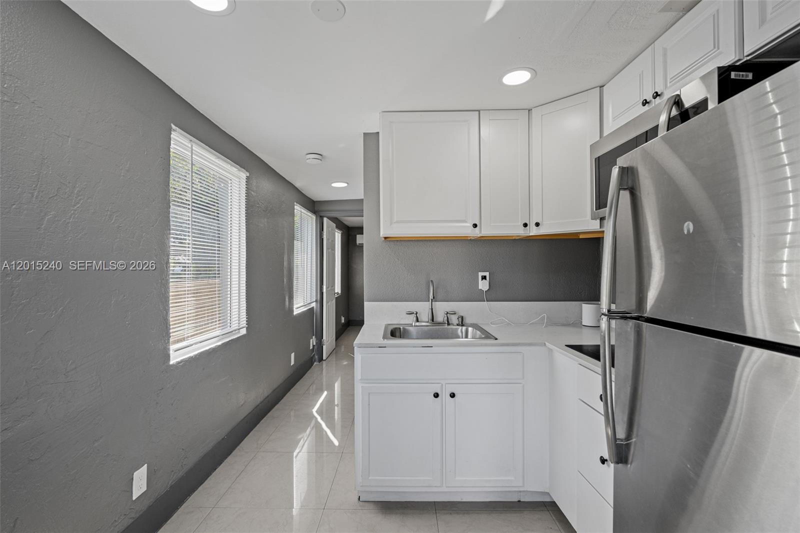 17TH AVE MANOR 1ST ADDN - Residential