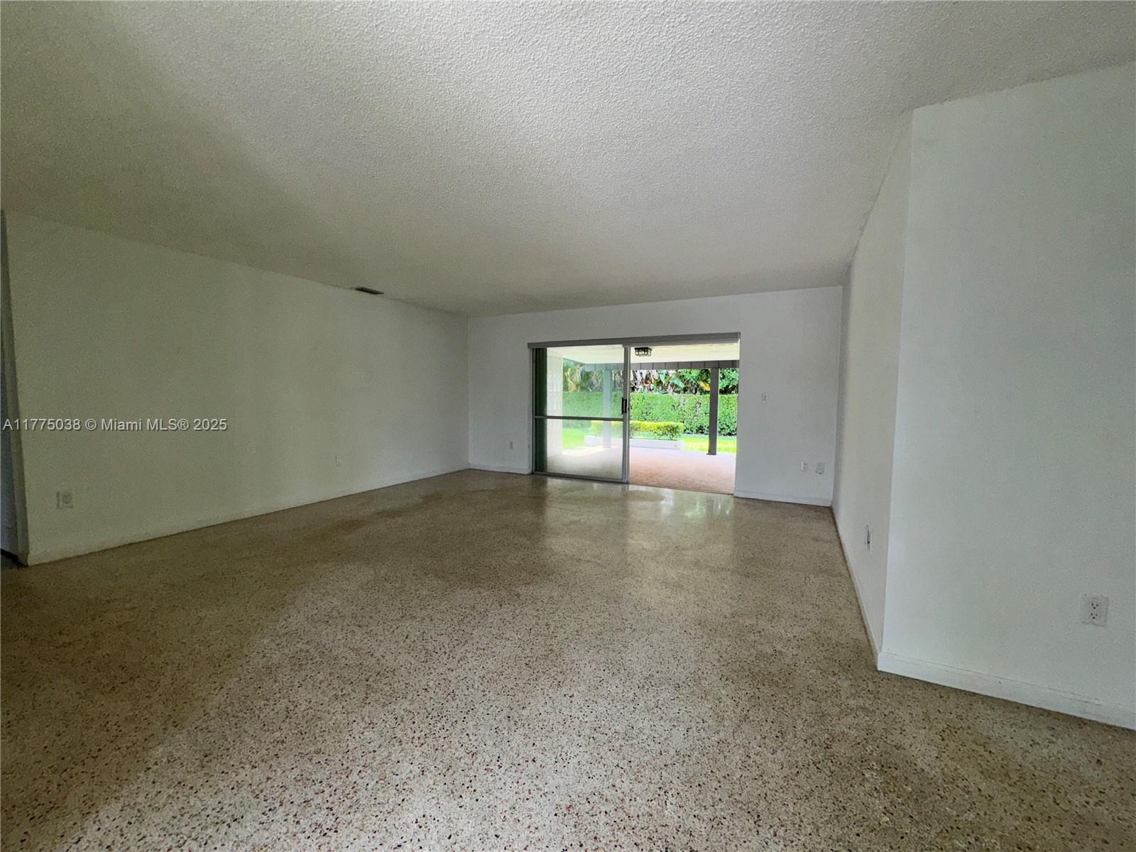 1430 SW 102 PL