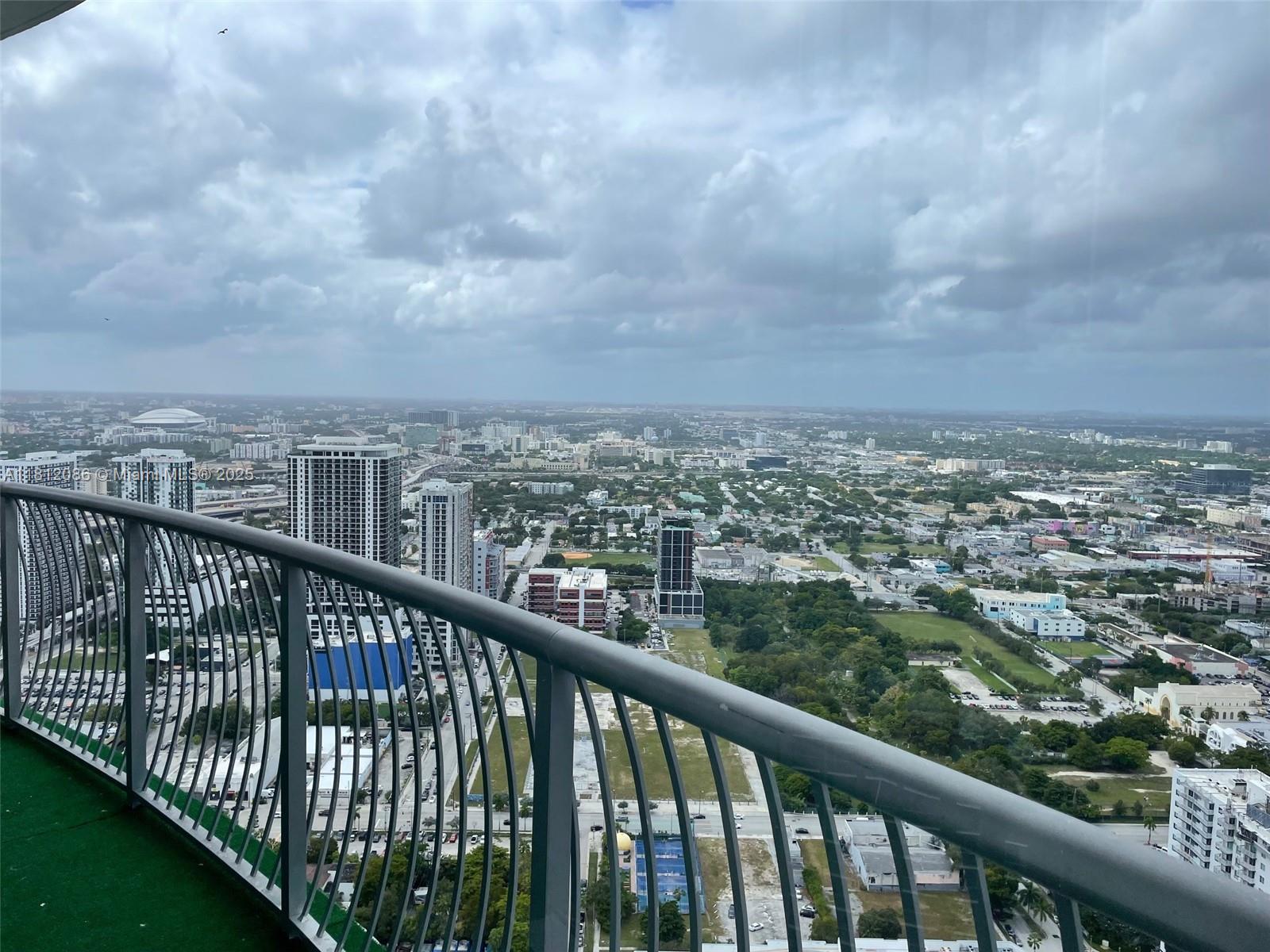 Property for Sale at 1750 N Bayshore Dr 5615, Miami, Broward County, Florida - Bedrooms: 2 
Bathrooms: 2  - $525,000