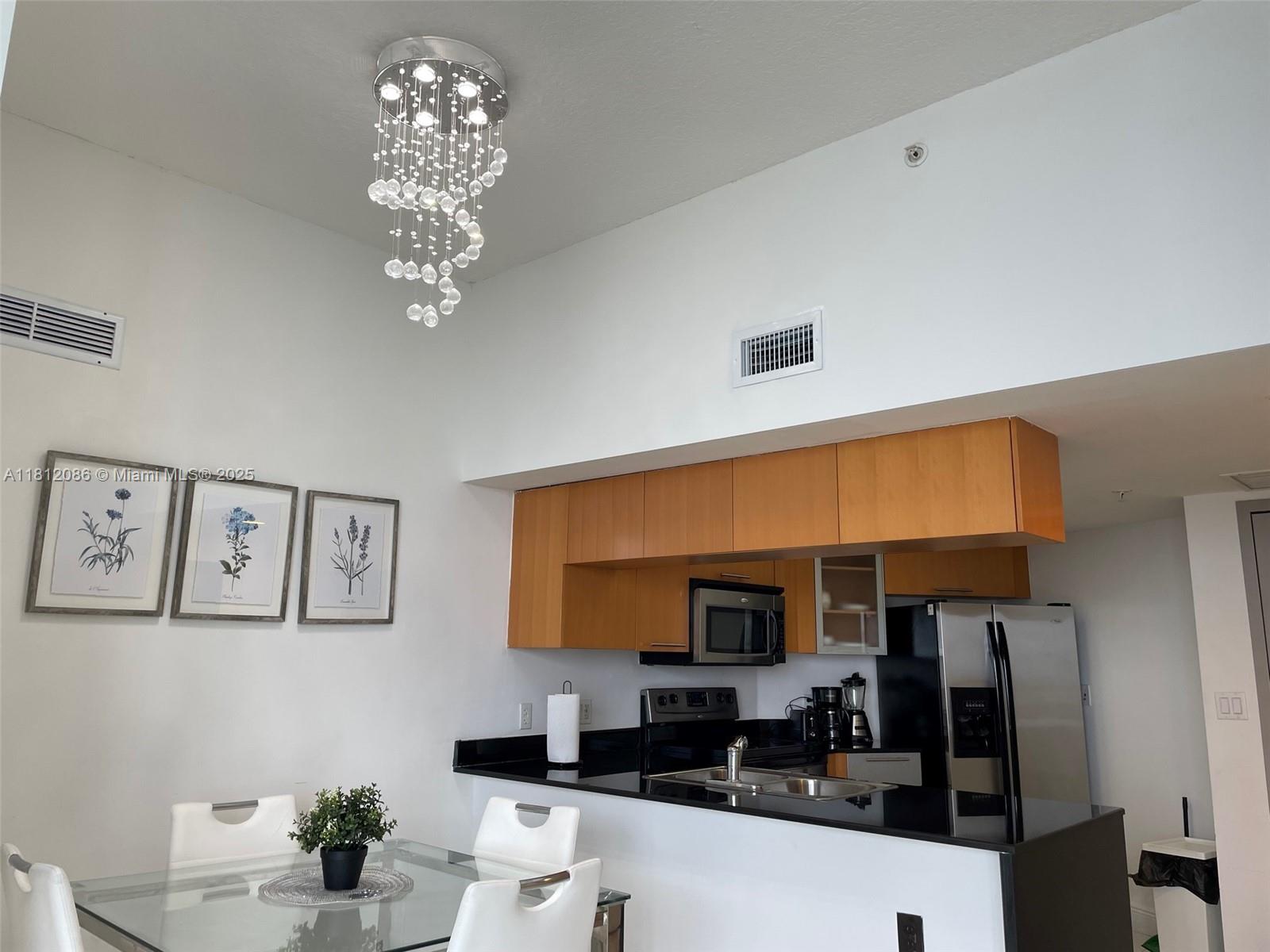 View photos, virtual tours, details... 1750 N Bayshore Dr 5615