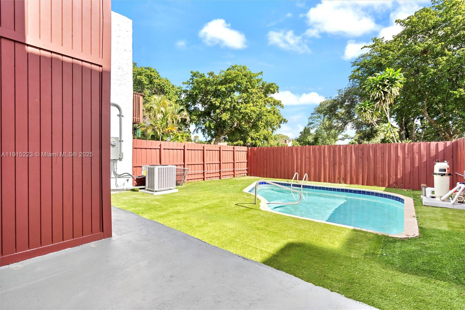 PALM-AIRE VILLAGE SECTION - Residential