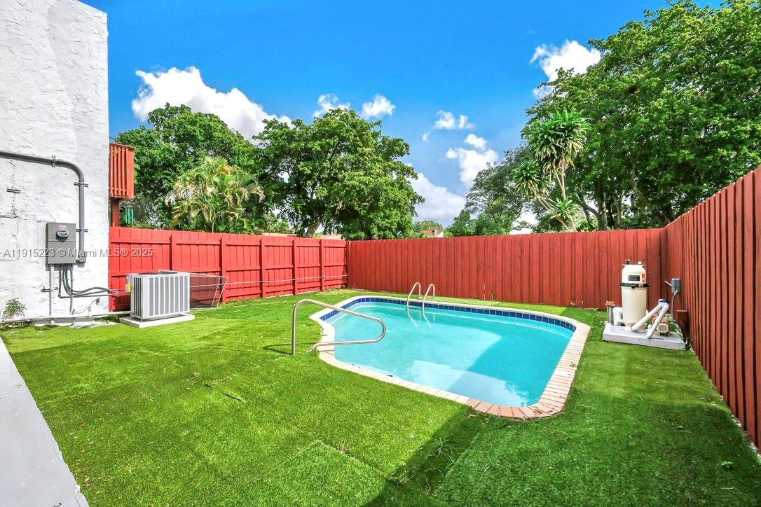 PALM-AIRE VILLAGE SECTION - Residential